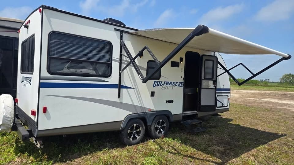 2018 Gulf Stream Breeze 22UDL — photo 1 of 14