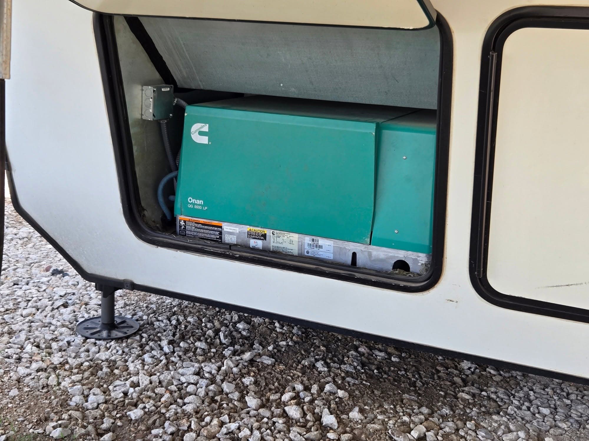 2020 Keystone Montana 3811MS — photo 14 of 17