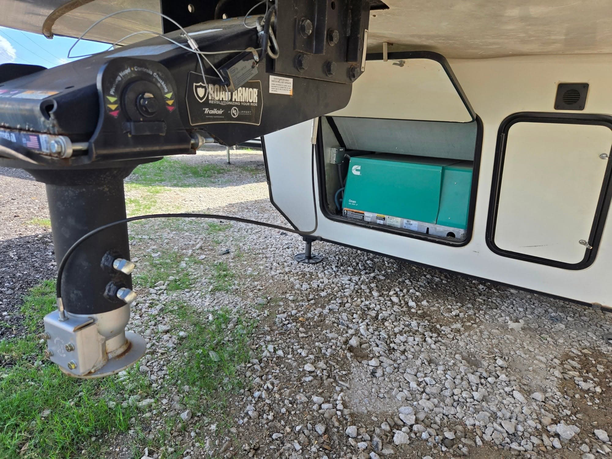 2020 Keystone Montana 3811MS — photo 15 of 17