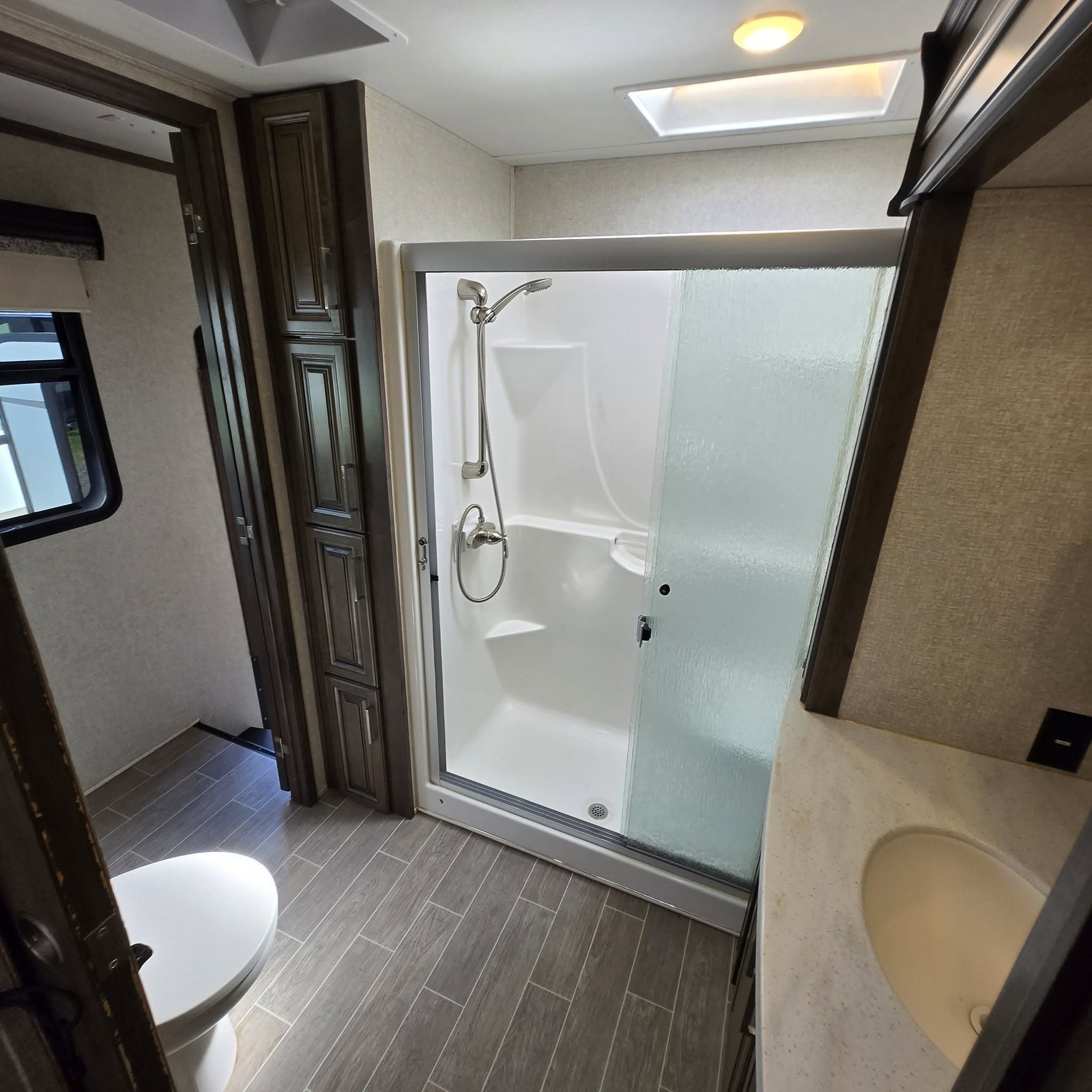 2020 Keystone Montana 3811MS — photo 16 of 17