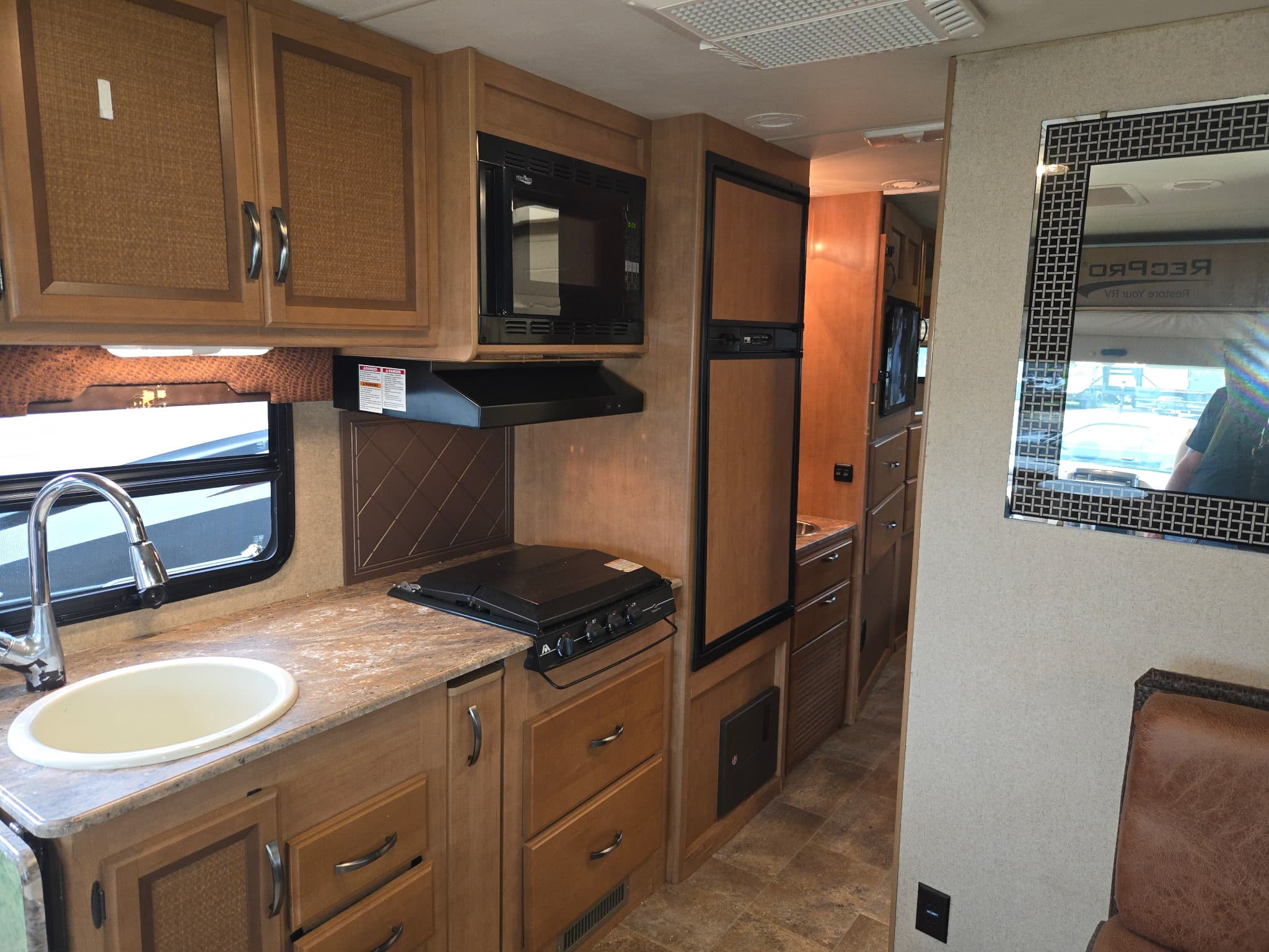 2015 Thor Axis 251 — photo 6 of 19