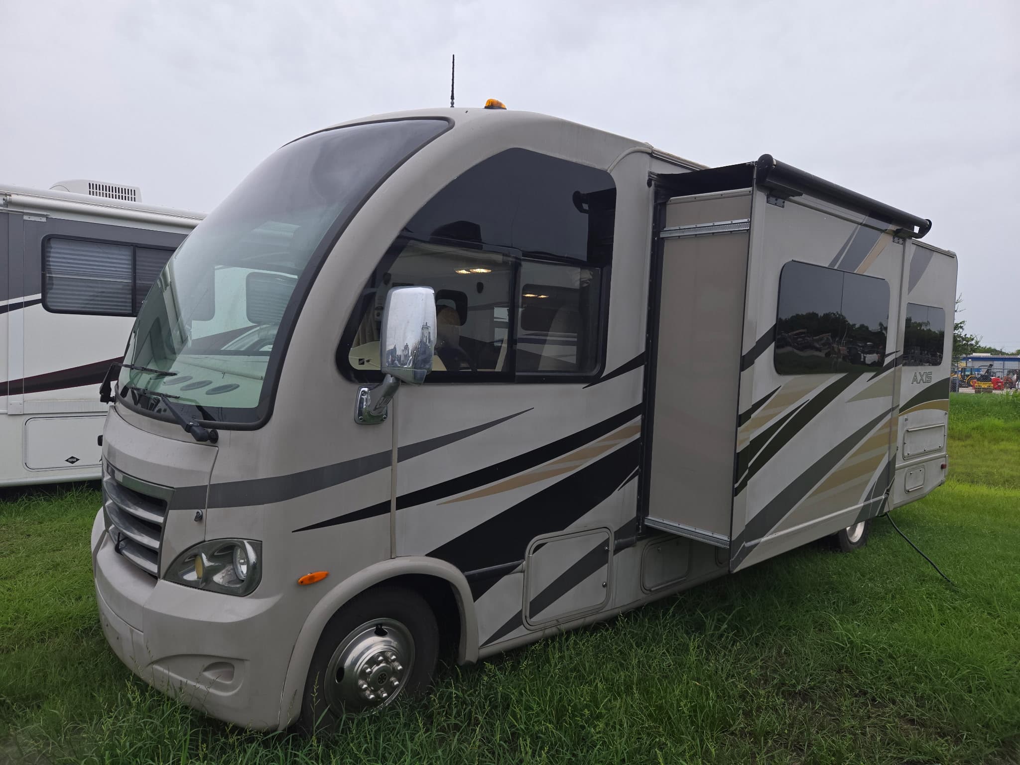 2015 Thor Axis 251 gallery 2