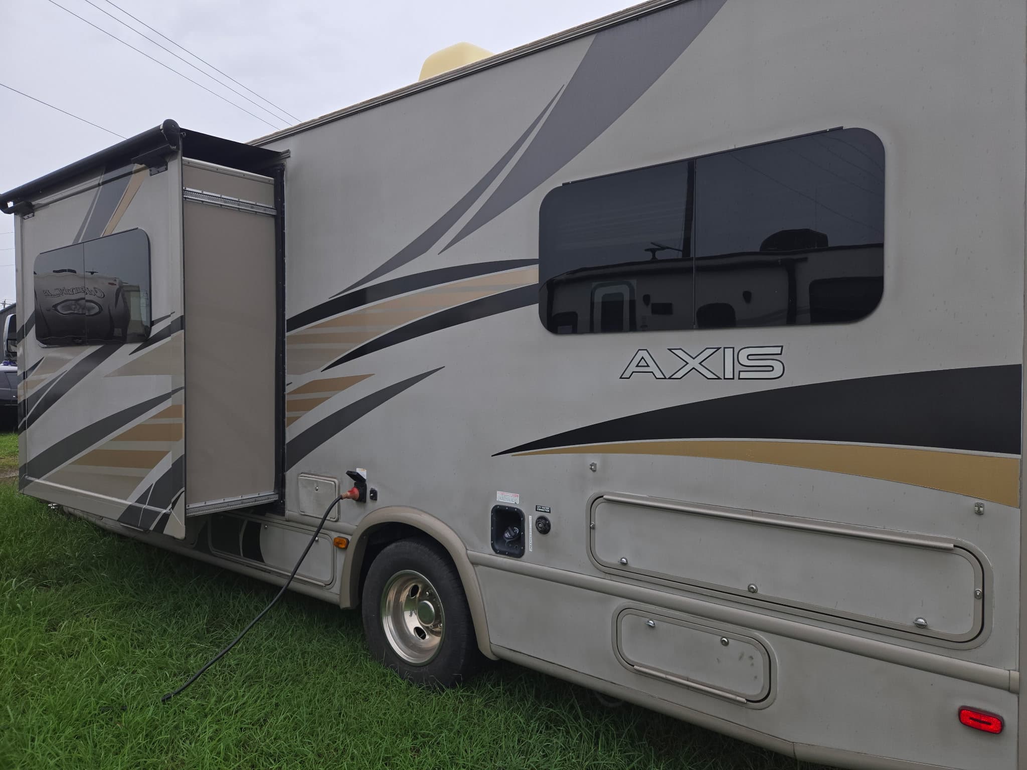 2015 Thor Axis 251 — photo 4 of 19