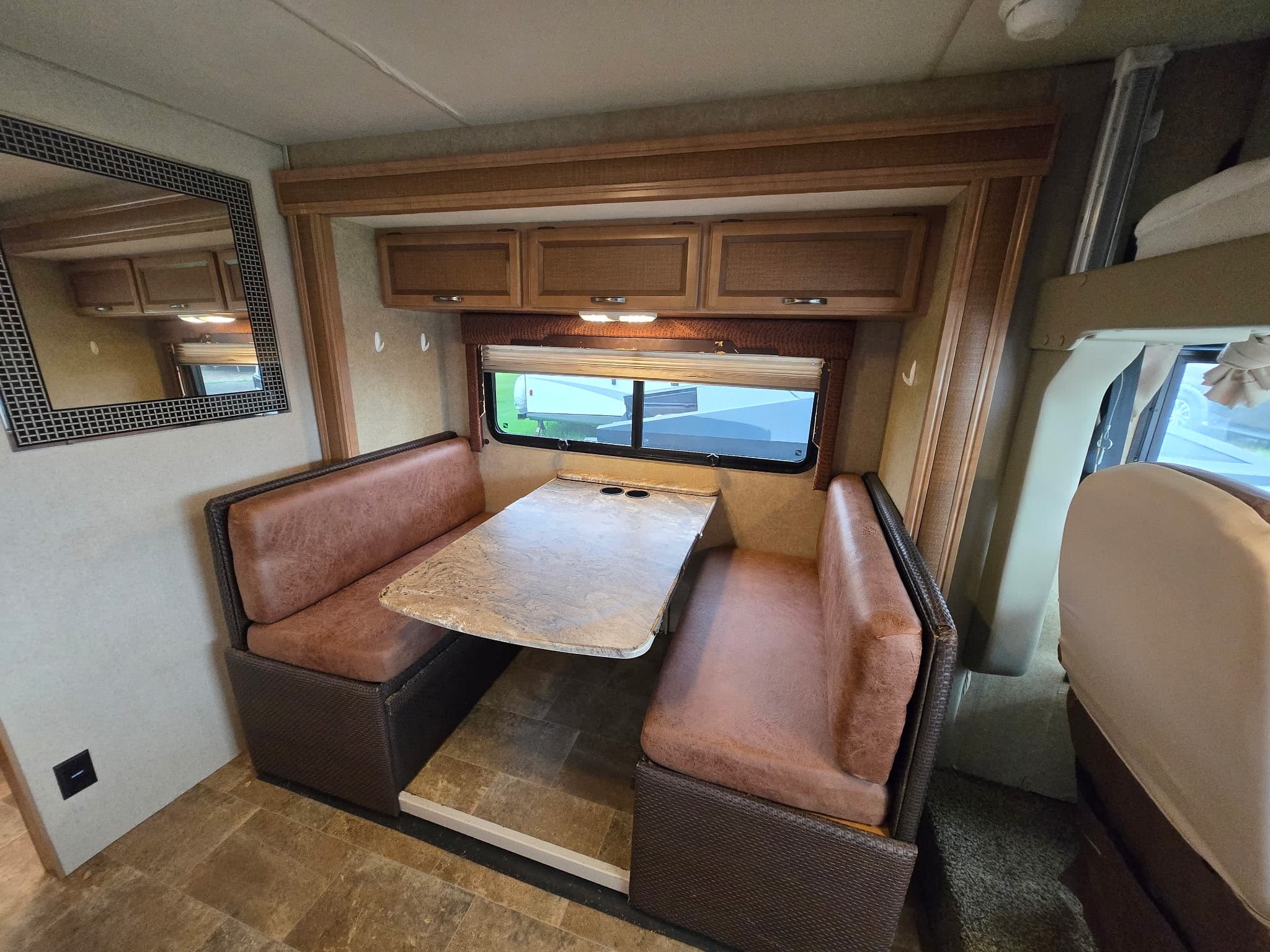 2015 Thor Axis 251 — photo 5 of 19