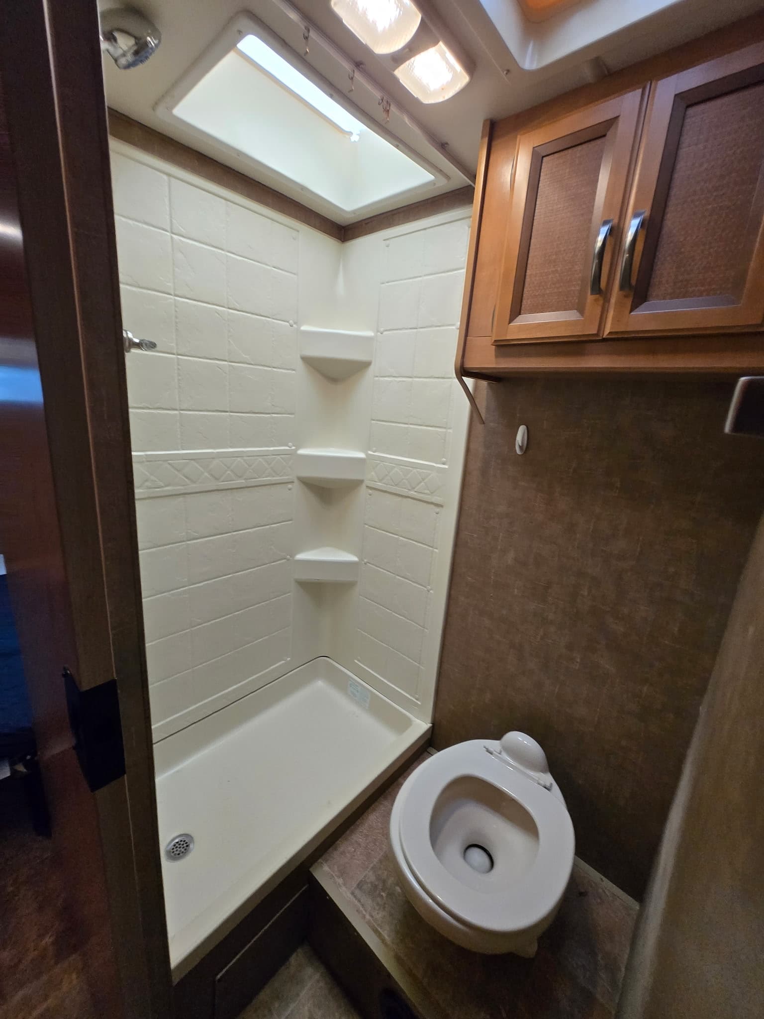 2015 Thor Axis 251 — photo 15 of 19