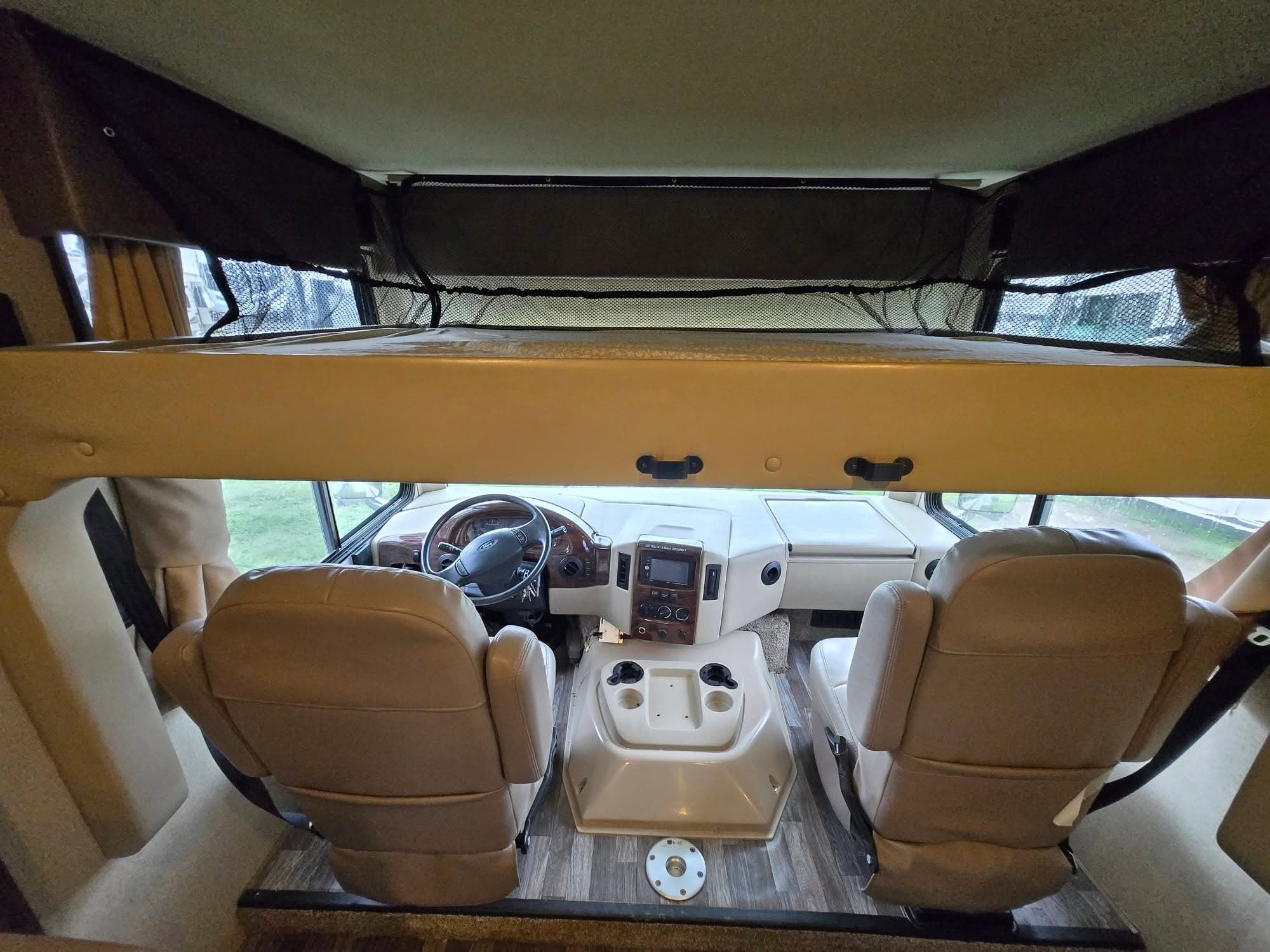 2018 Thor Freedom A30 — photo 8 of 21