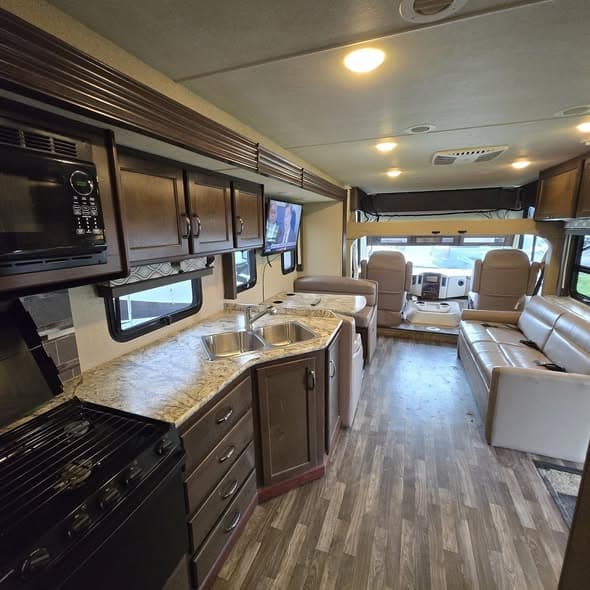2018 Thor Freedom A30 — photo 11 of 21