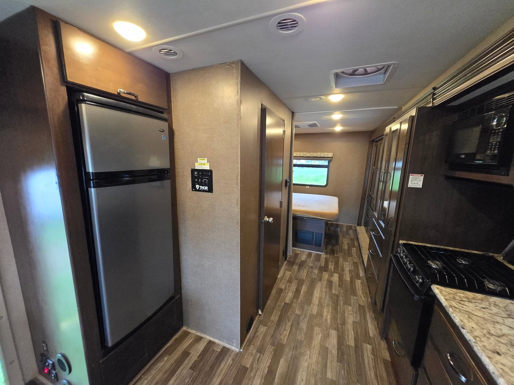 2018 Thor Freedom A30 — photo 13 of 21