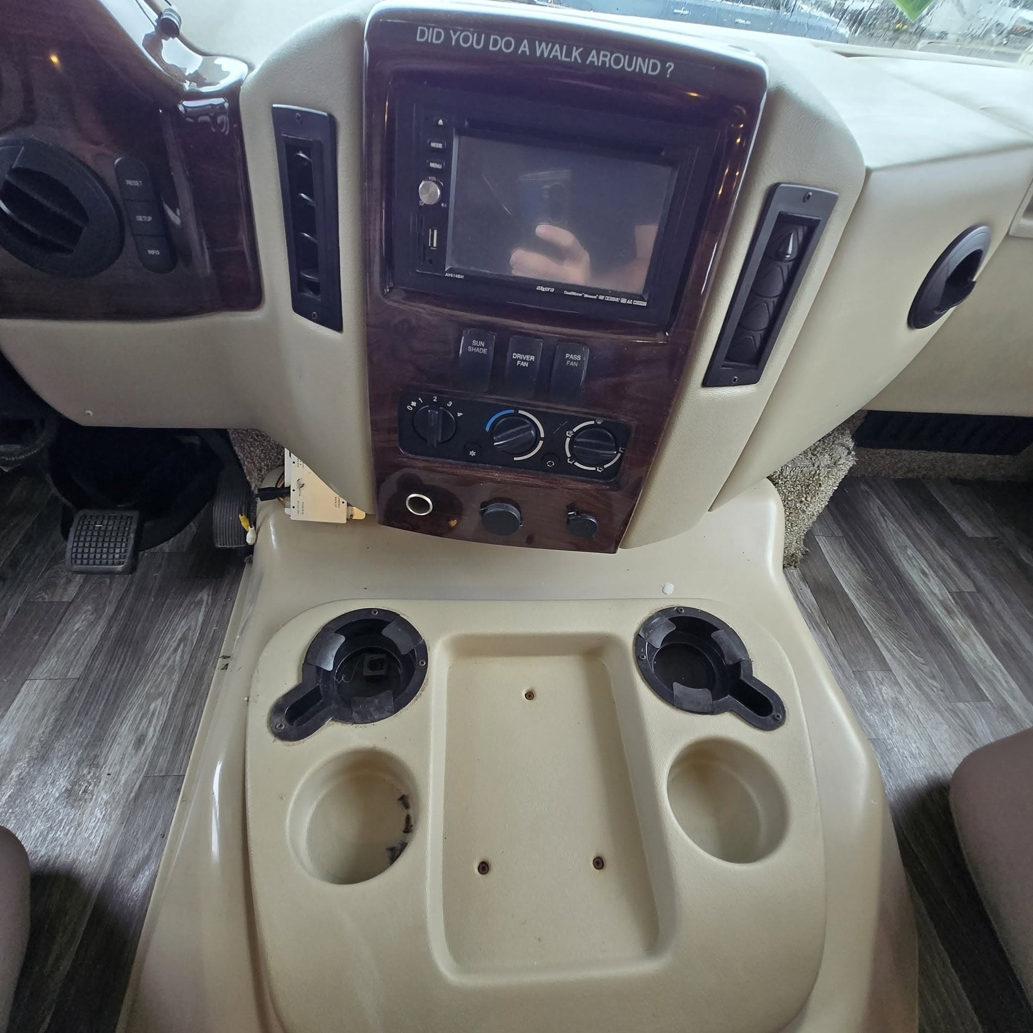 2018 Thor Freedom A30 — photo 10 of 21
