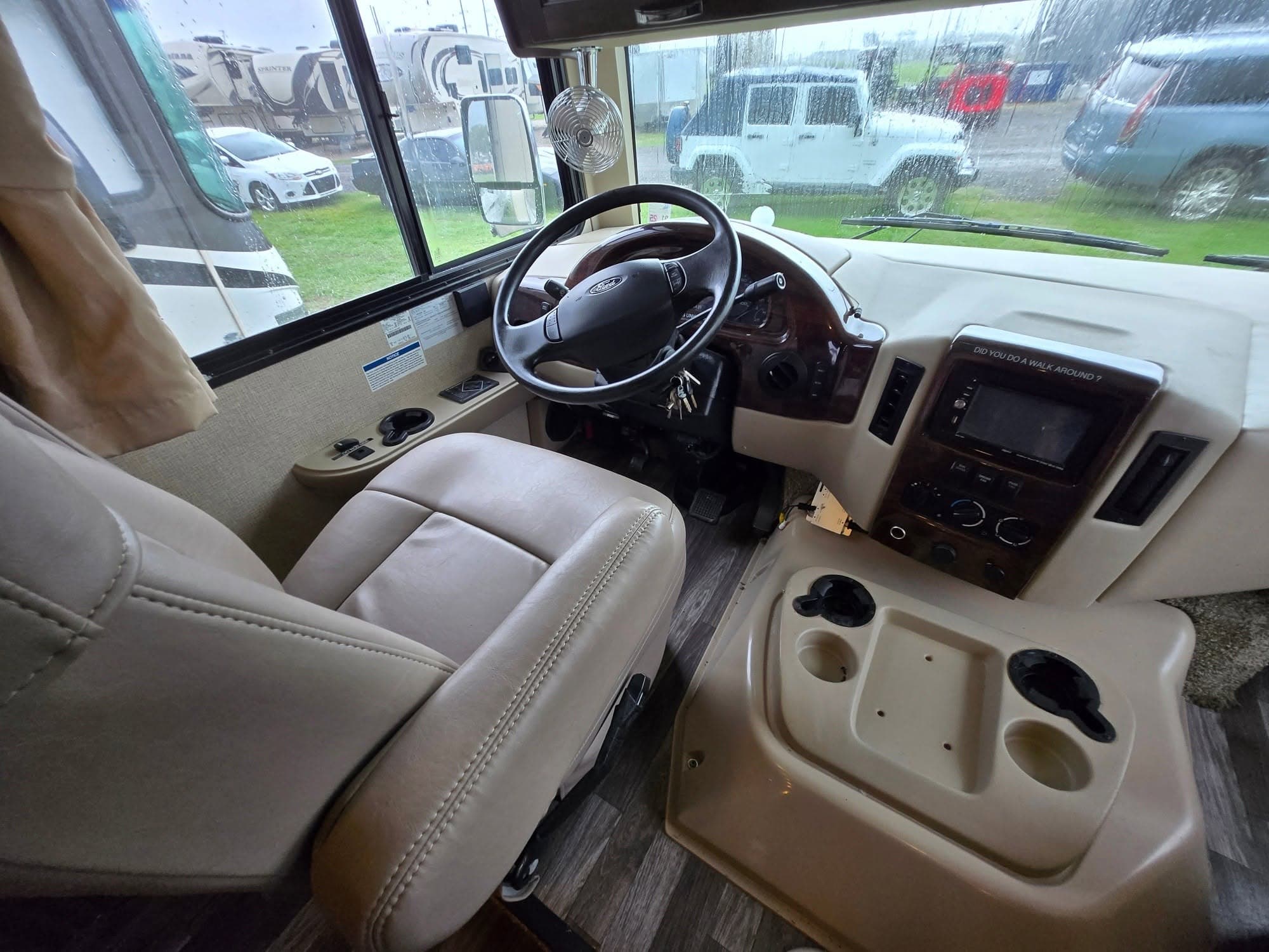 2018 Thor Freedom A30 — photo 9 of 21