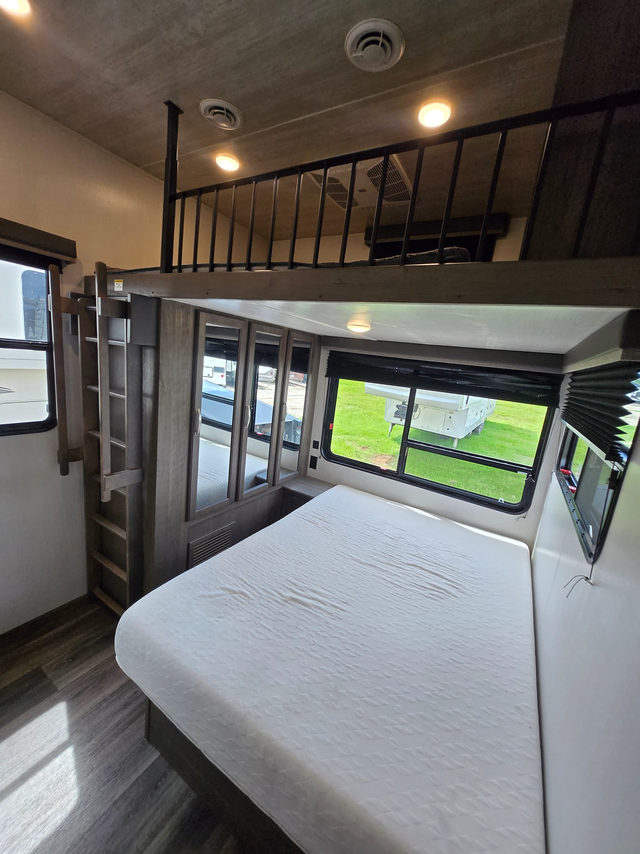 2021 Keystone Rv Company Cougar 364bhl — photo 13 of 16