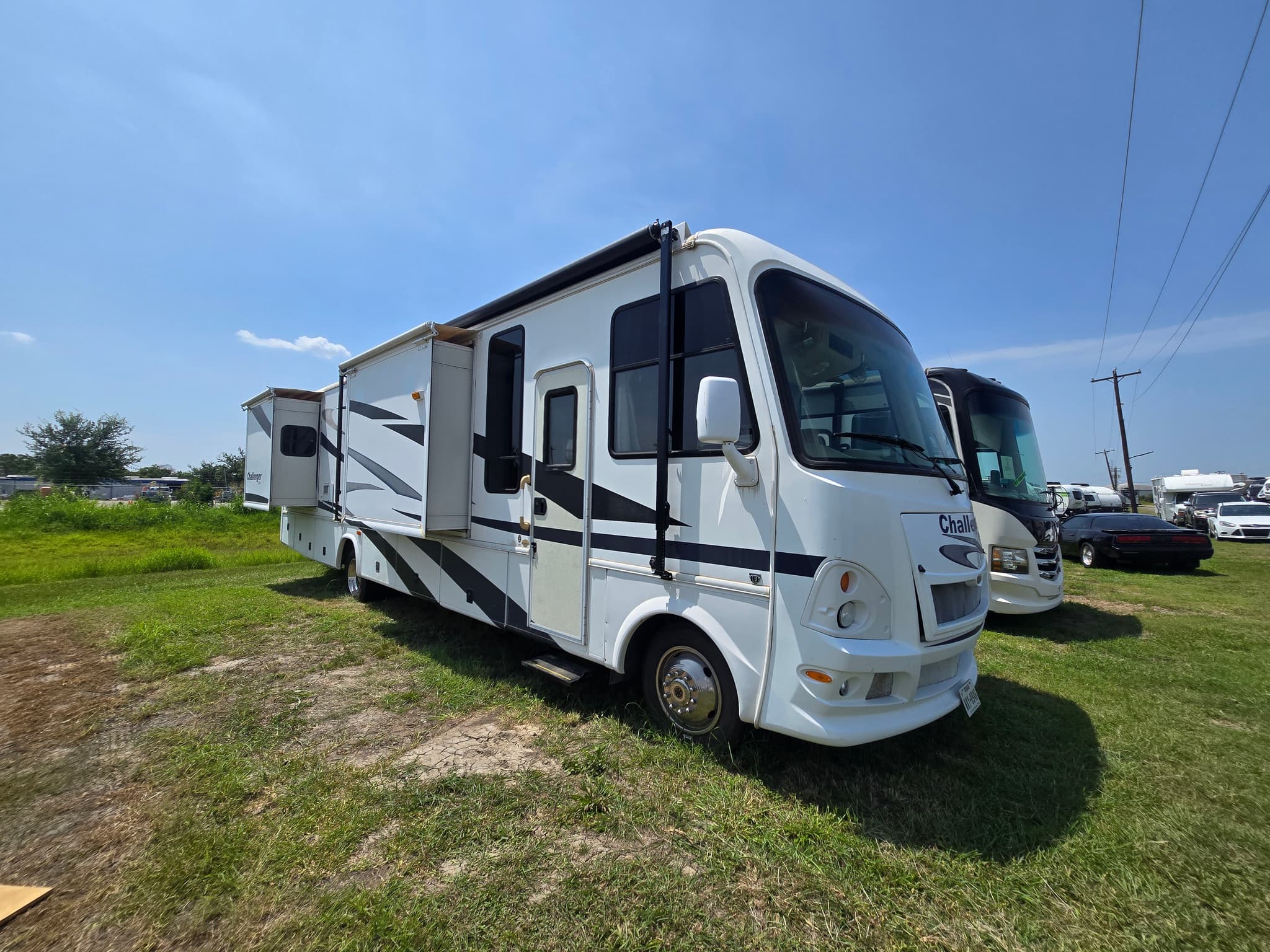 2008 Damon Challenger 355 — photo 1 of 19