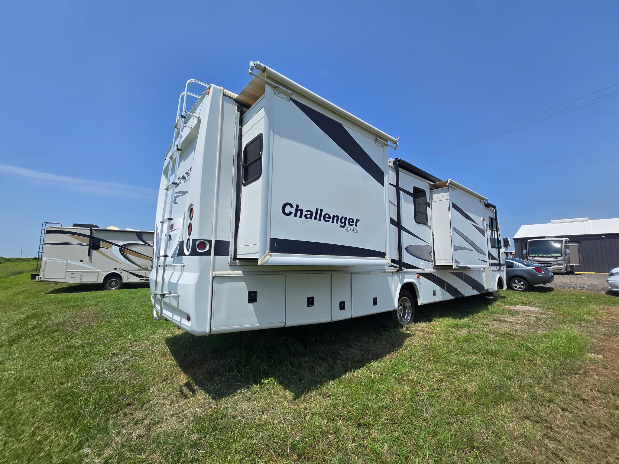 2008 Damon Challenger 355 — photo 5 of 19