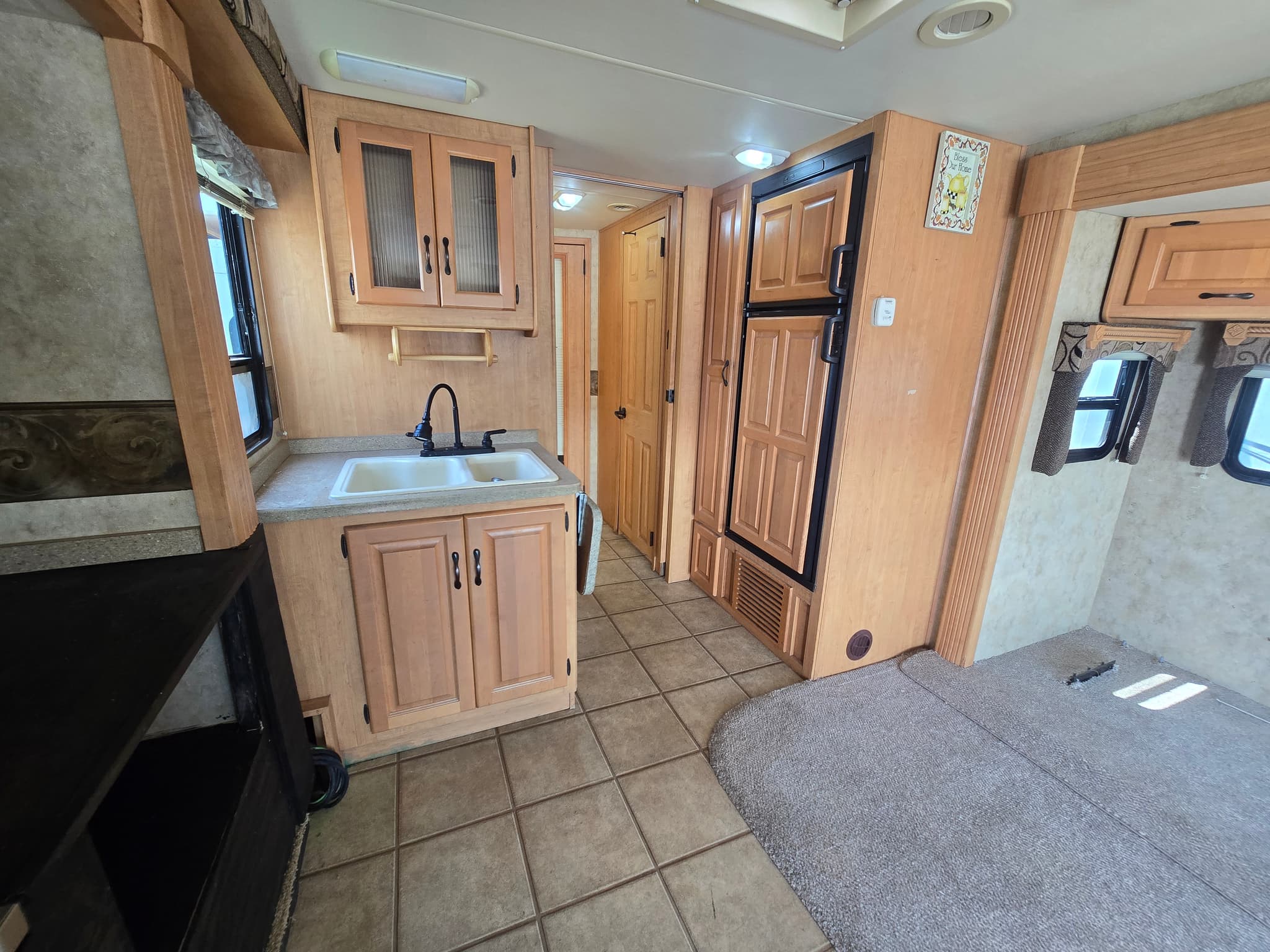 2008 Damon Challenger 355 — photo 10 of 19