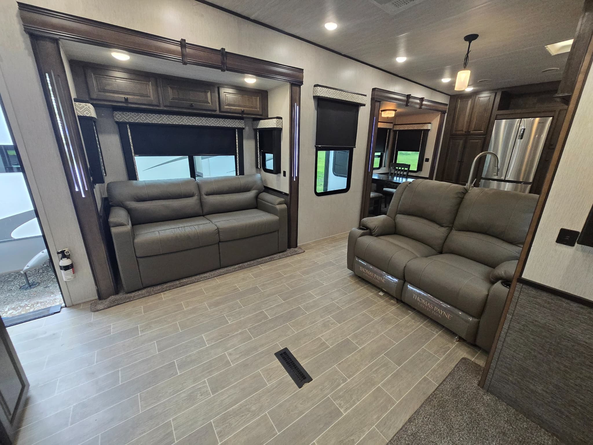 2019 Heartland BigHorn 39RK — photo 12 of 21