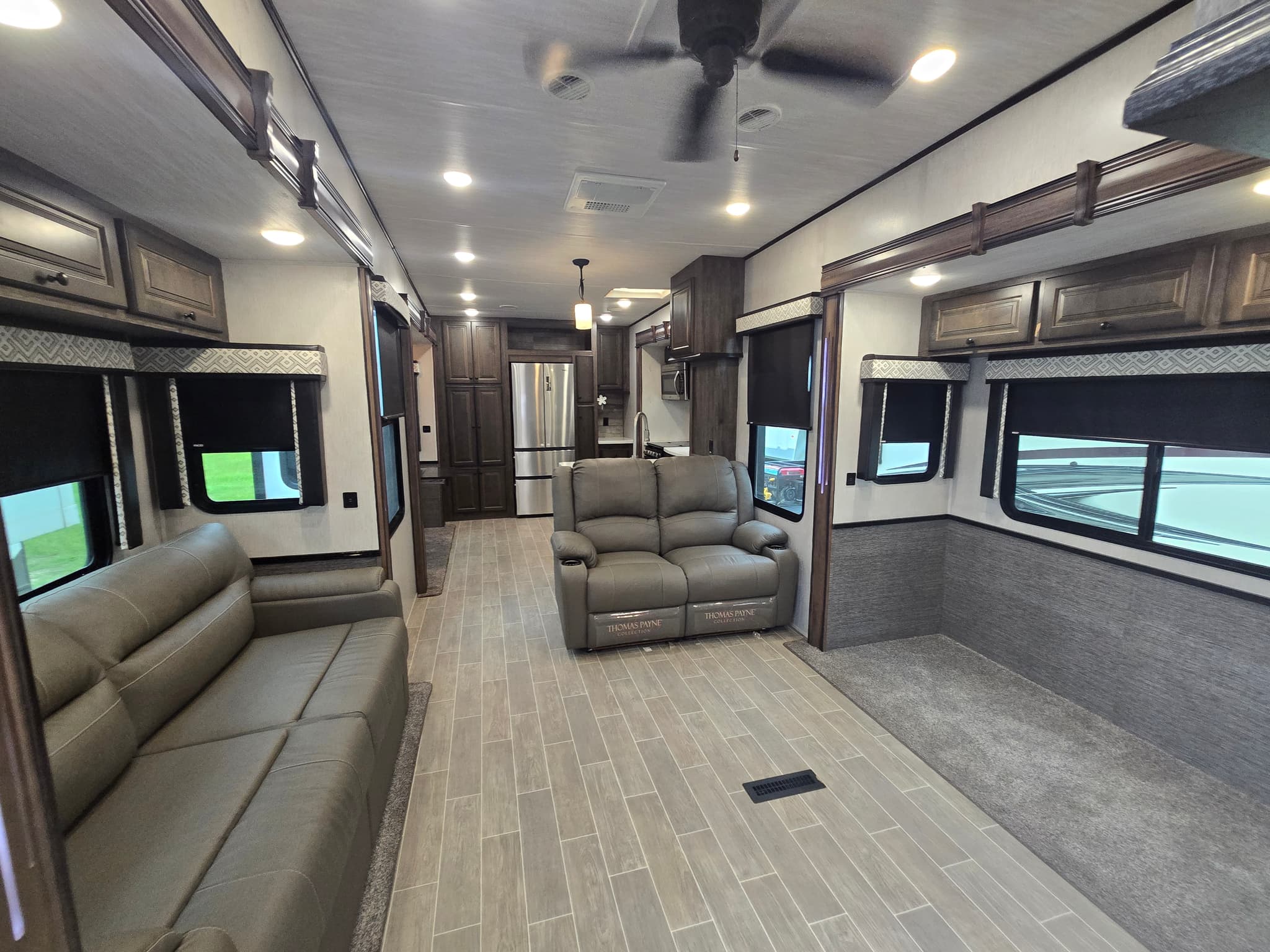 2019 Heartland BigHorn 39RK — photo 13 of 21