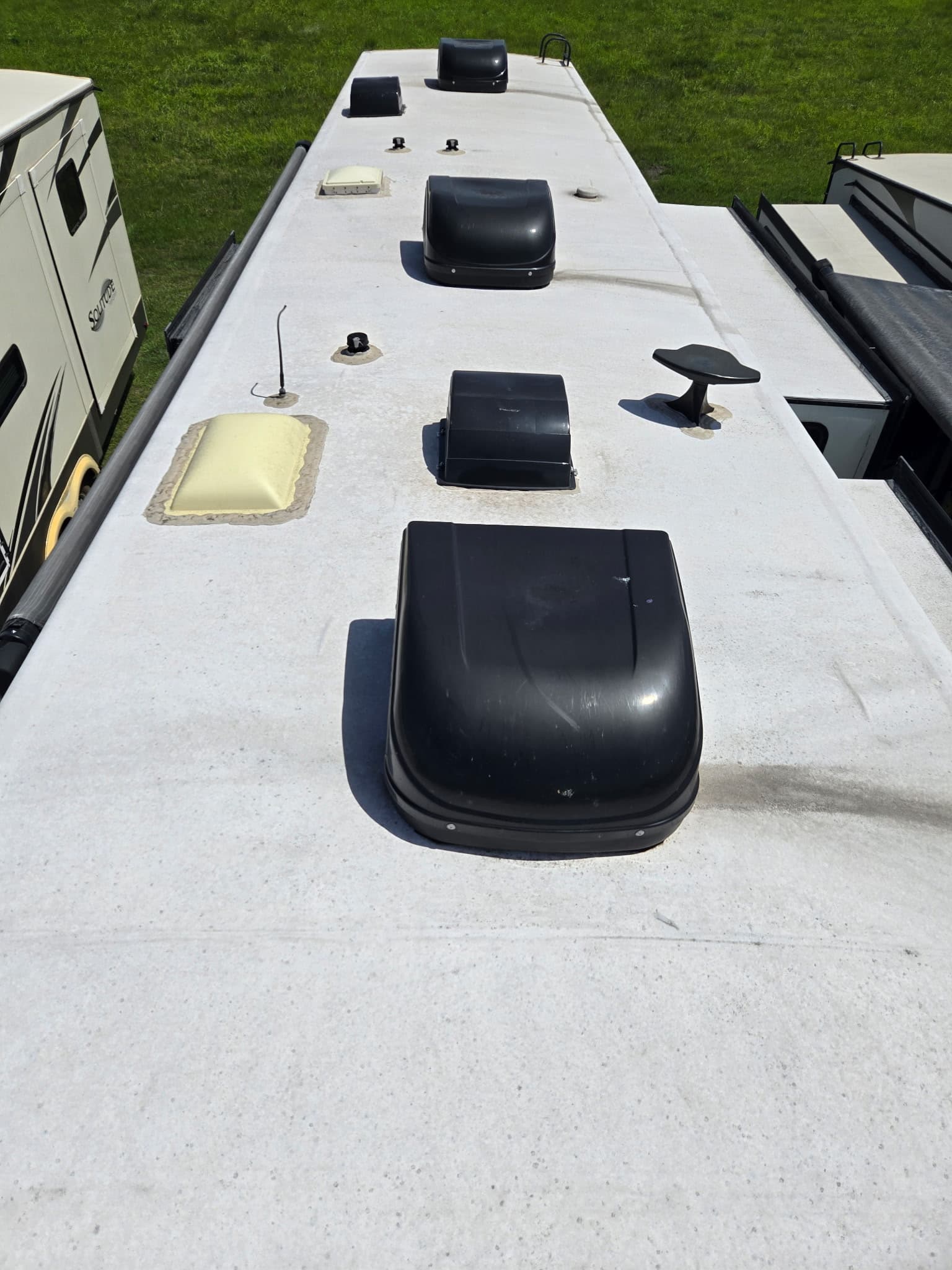 2020 Heartland Road Warrior 413rw — photo 19 of 21