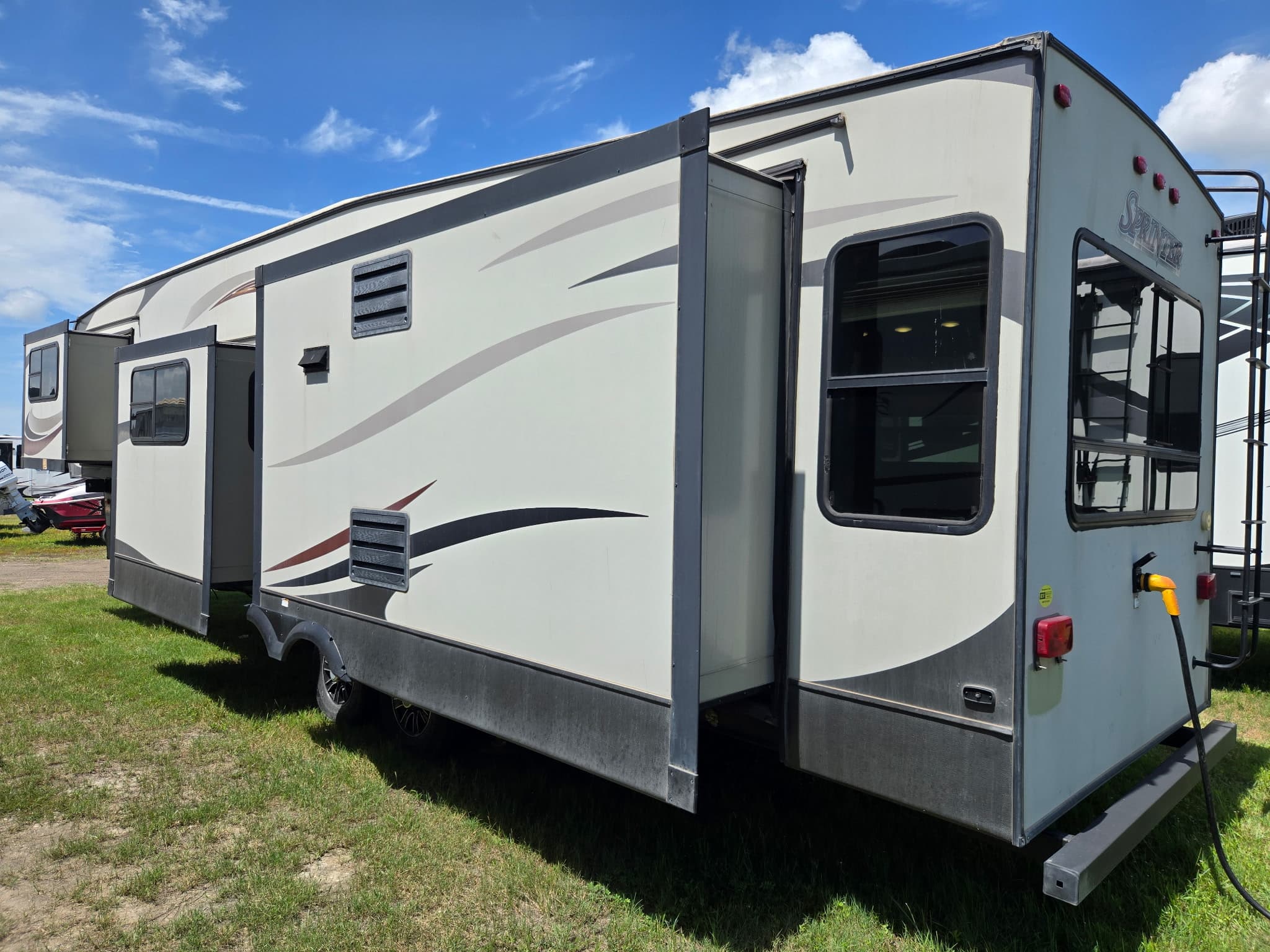 2017 Keystone Sprinter 347wflt — photo 4 of 19