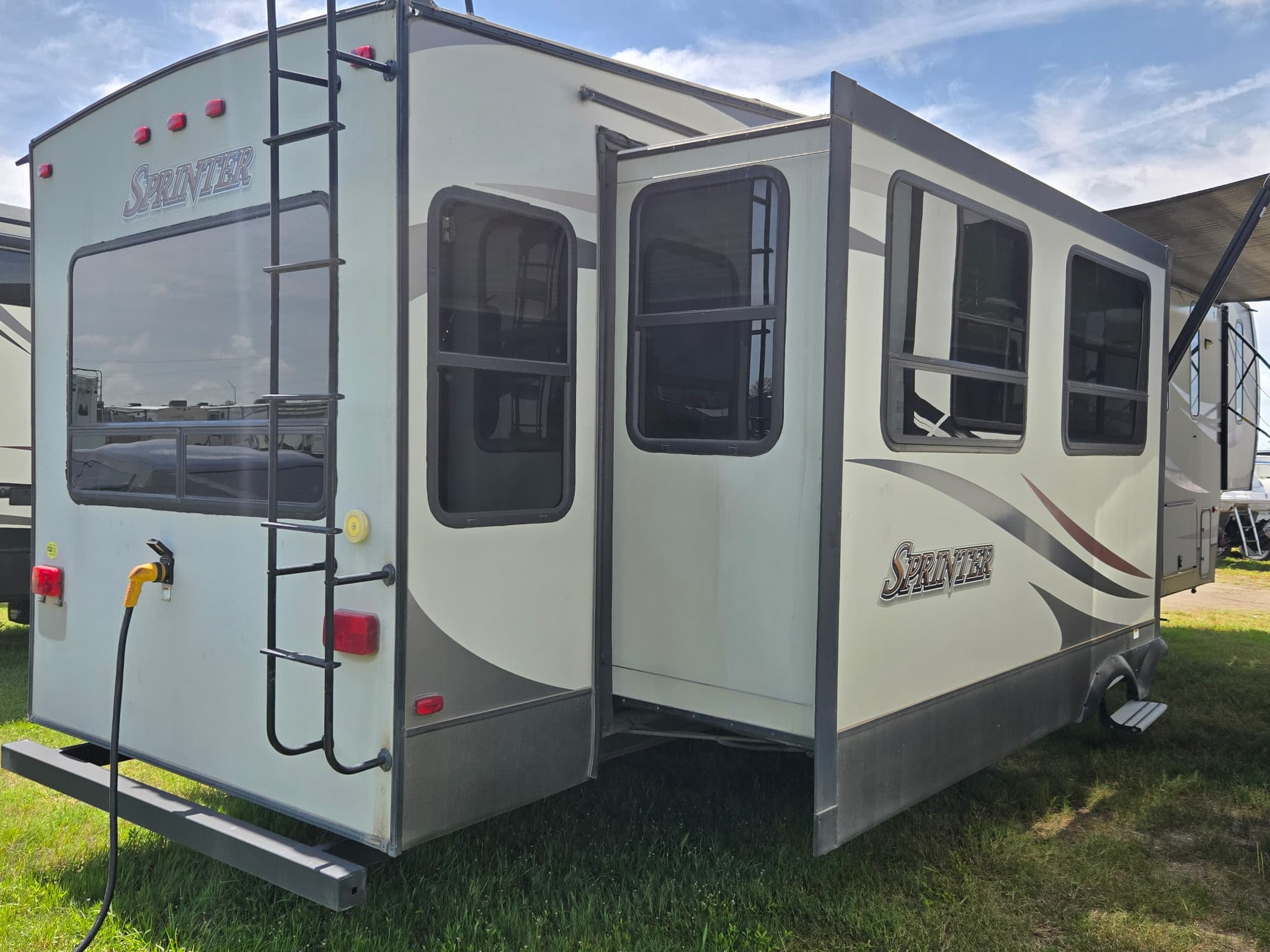 2017 Keystone Sprinter 347wflt — photo 5 of 19