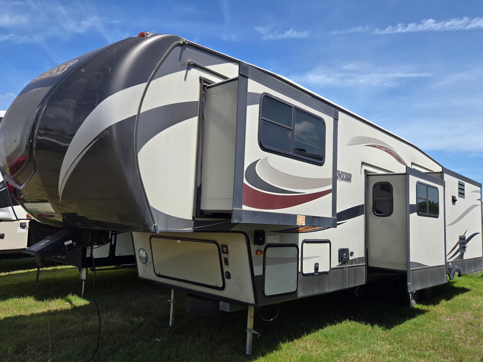 2017 Keystone Sprinter 347wflt — photo 3 of 19