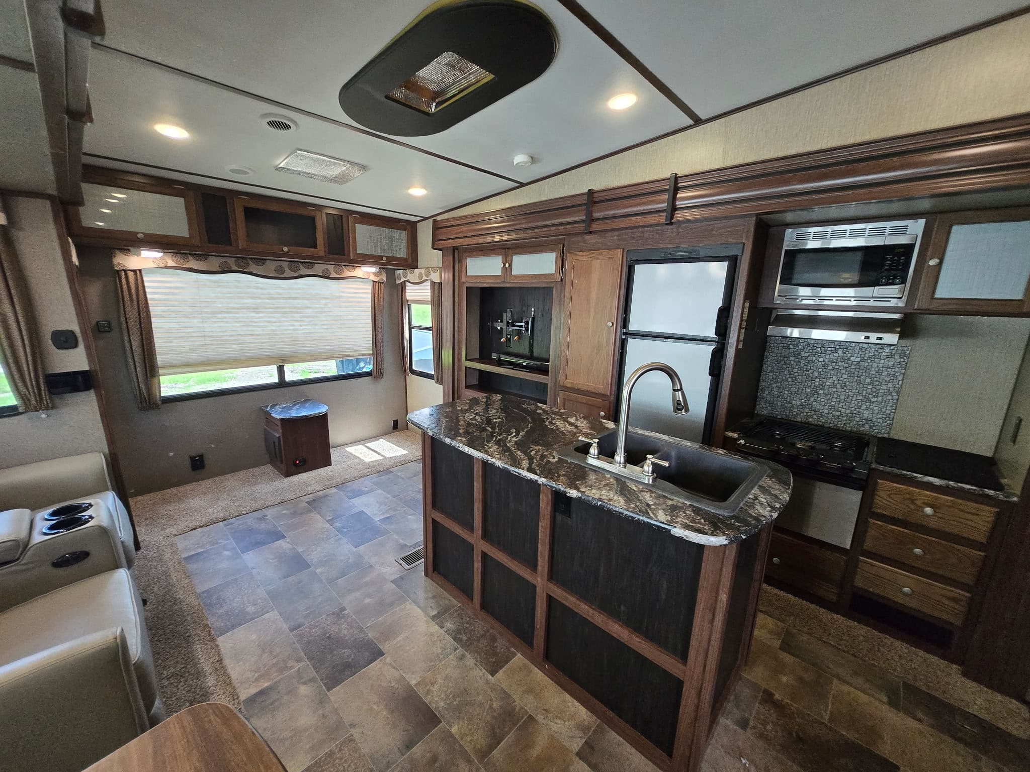 2017 Keystone Sprinter 347wflt — photo 7 of 19