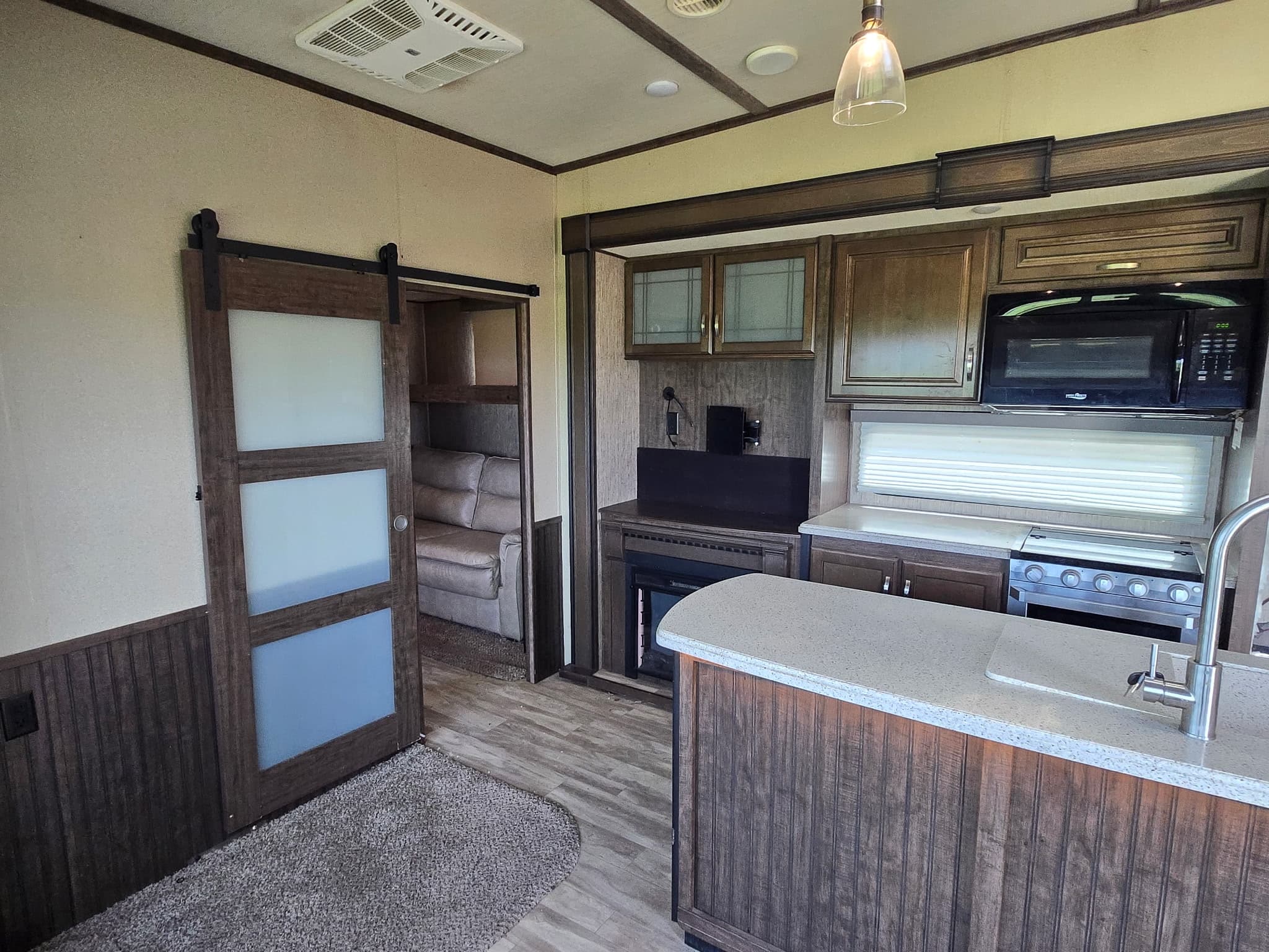 2019 Grand Design Solitude S-Class 3740BH — photo 9 of 21