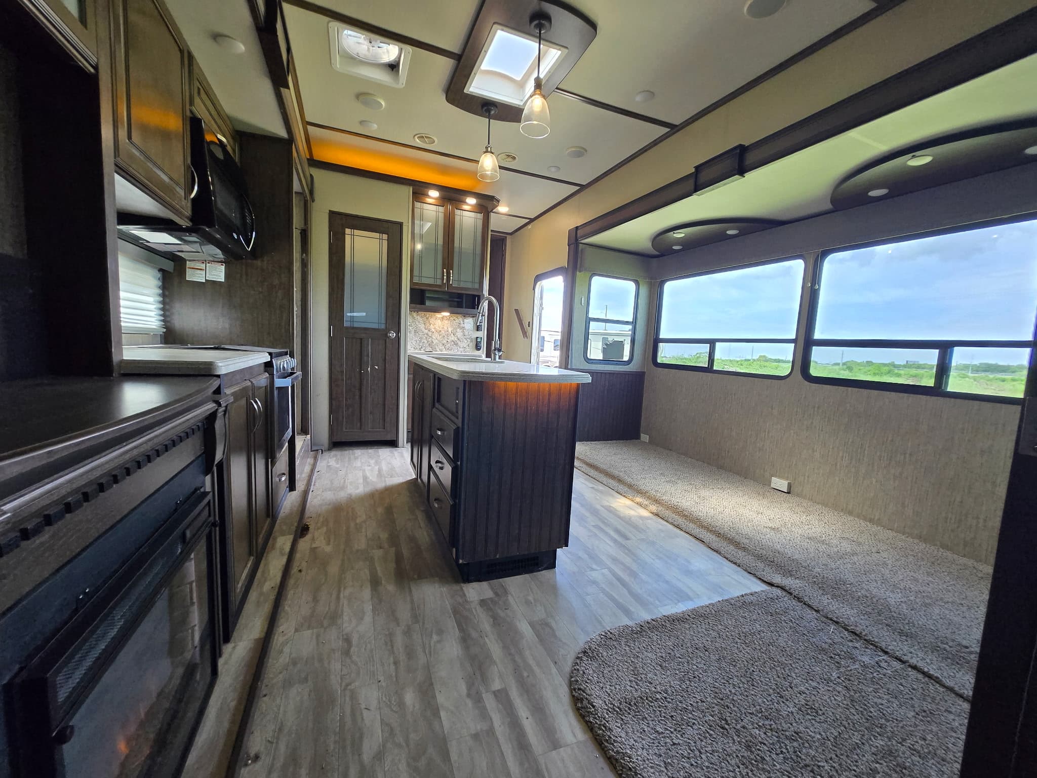 2019 Grand Design Solitude S-Class 3740BH — photo 11 of 21