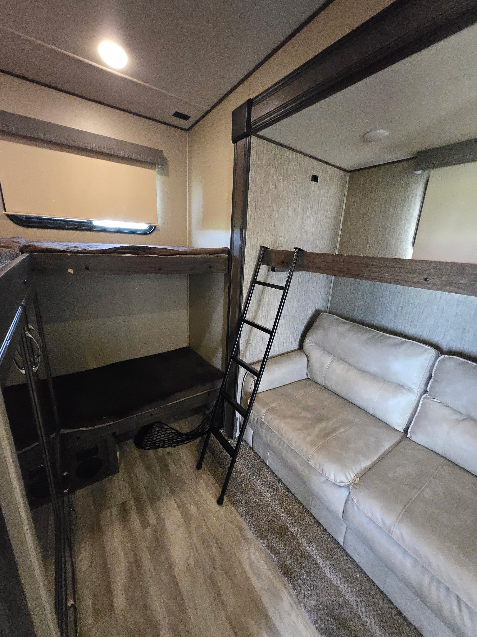 2019 Grand Design Solitude S-Class 3740BH — photo 13 of 21