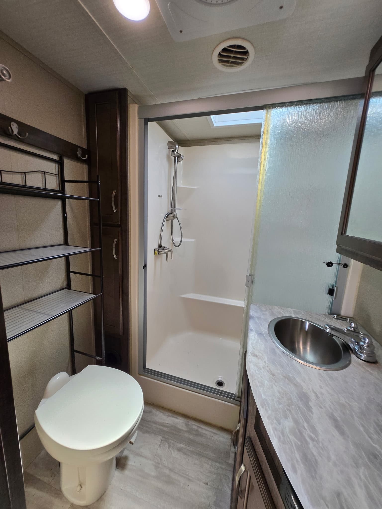 2019 Grand Design Solitude S-Class 3740BH — photo 15 of 21