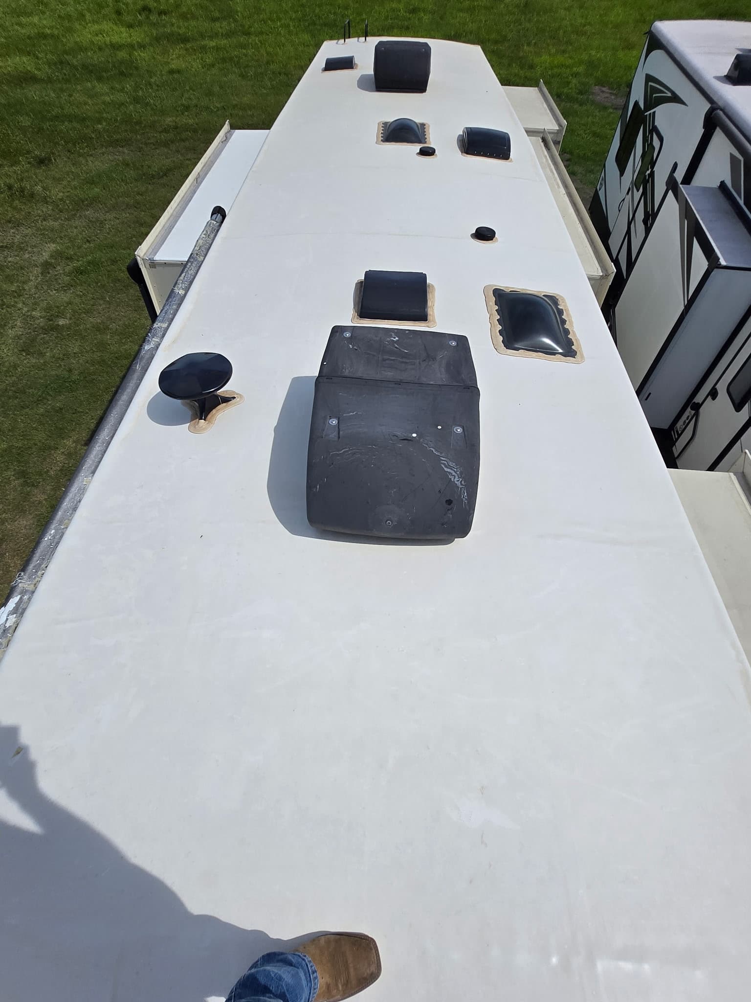 2019 Grand Design Solitude S-Class 3740BH — photo 20 of 21