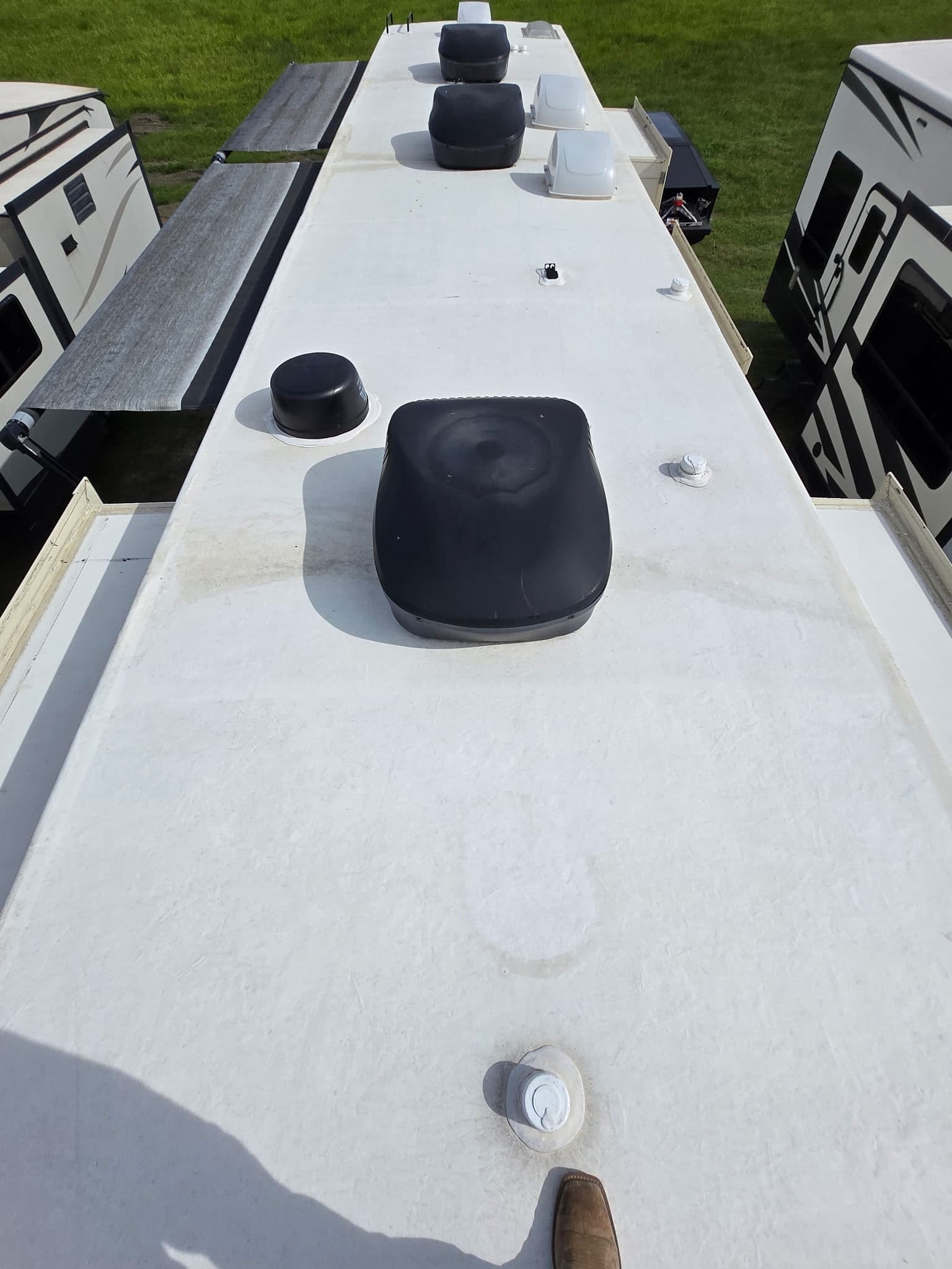 2021 Forest River Cardinal Luxury 370flx — photo 21 of 22