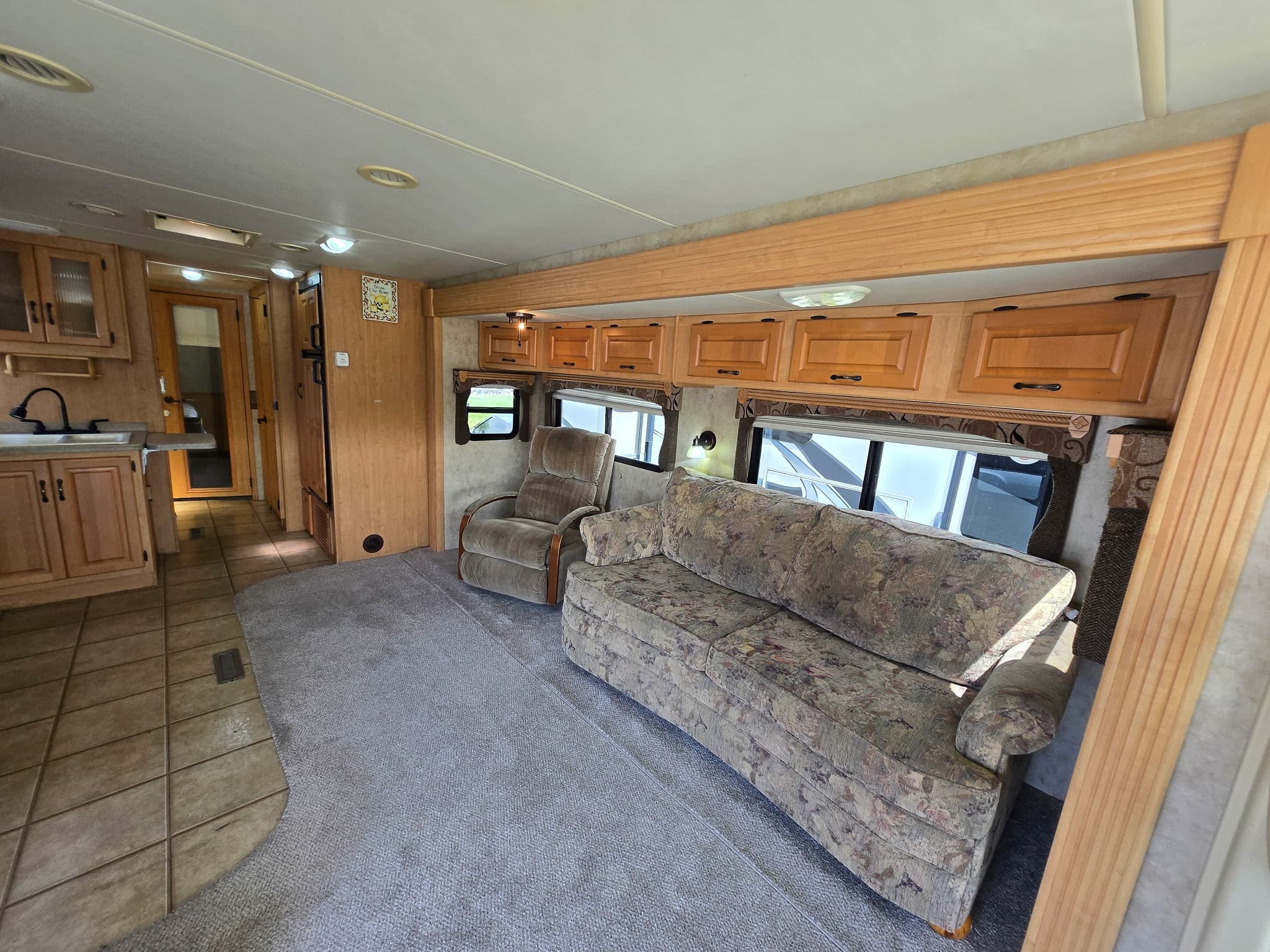 2008 Damon Challenger 355 — photo 10 of 26