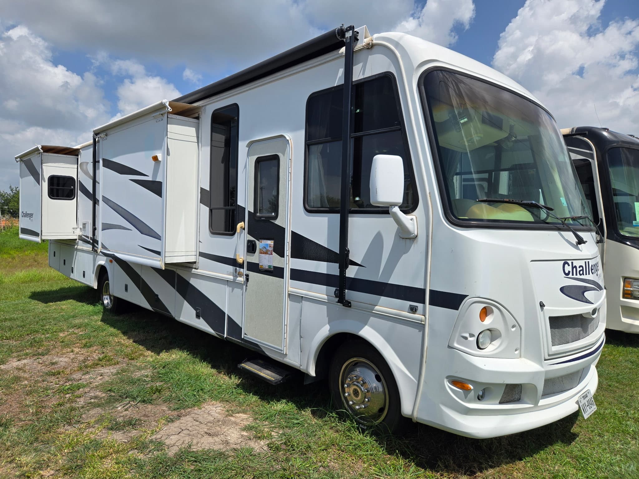 2008 Damon Challenger 355 hero