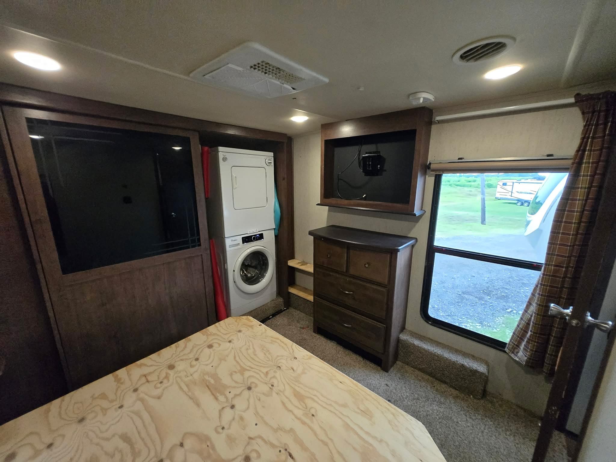 2018 Sandpiper 383RBLOK — photo 14 of 18