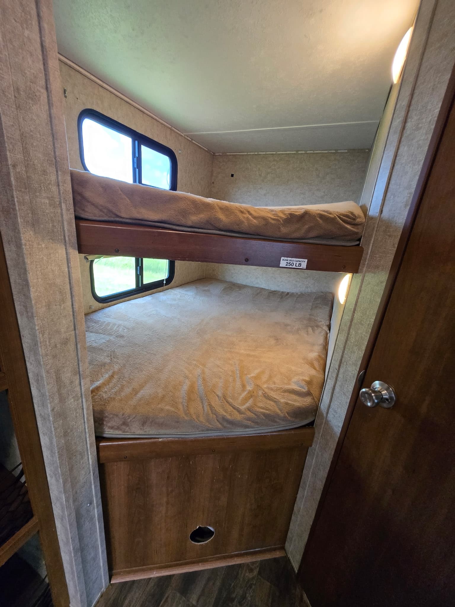 2017 Forest River Tracer 270 — photo 11 of 17