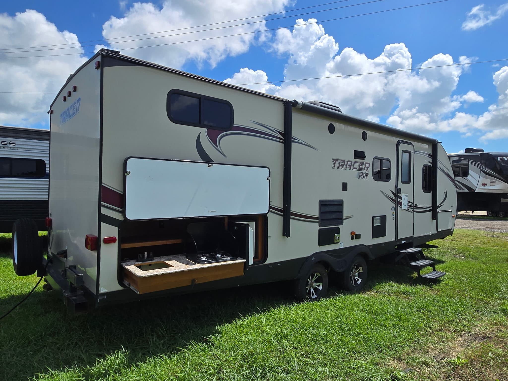 2017 Forest River Tracer 270 — photo 4 of 17