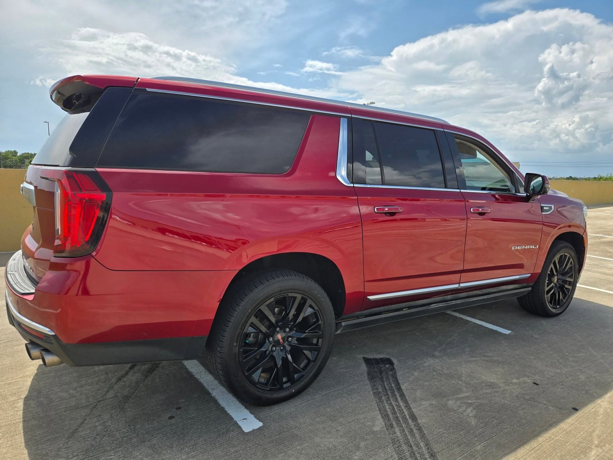 2021 GMC Yukon Denali XL — photo 4 of 22