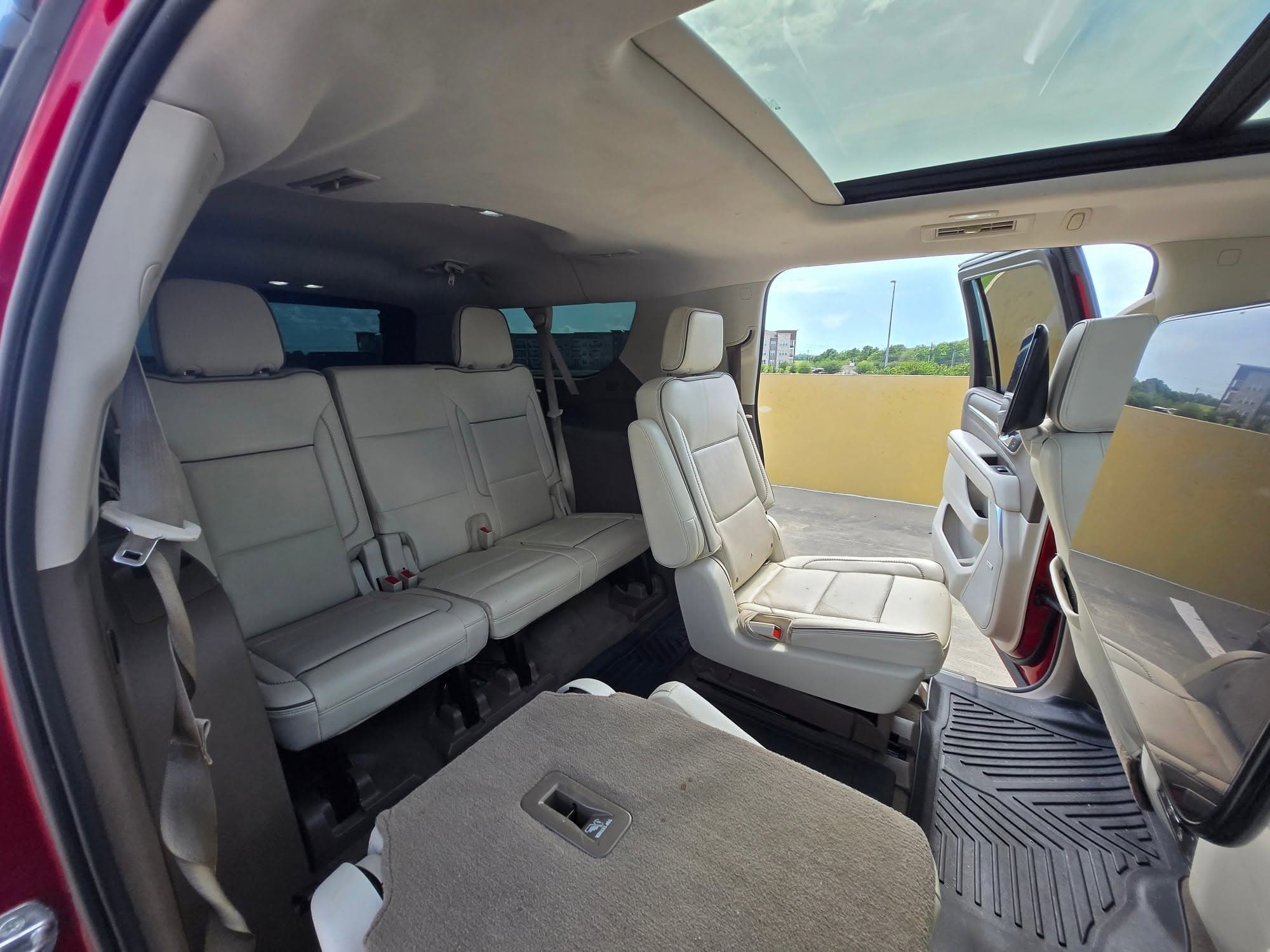 2021 GMC Yukon Denali XL — photo 14 of 22