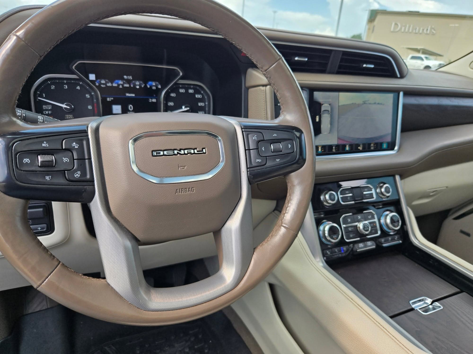 2021 GMC Yukon Denali XL — photo 16 of 22