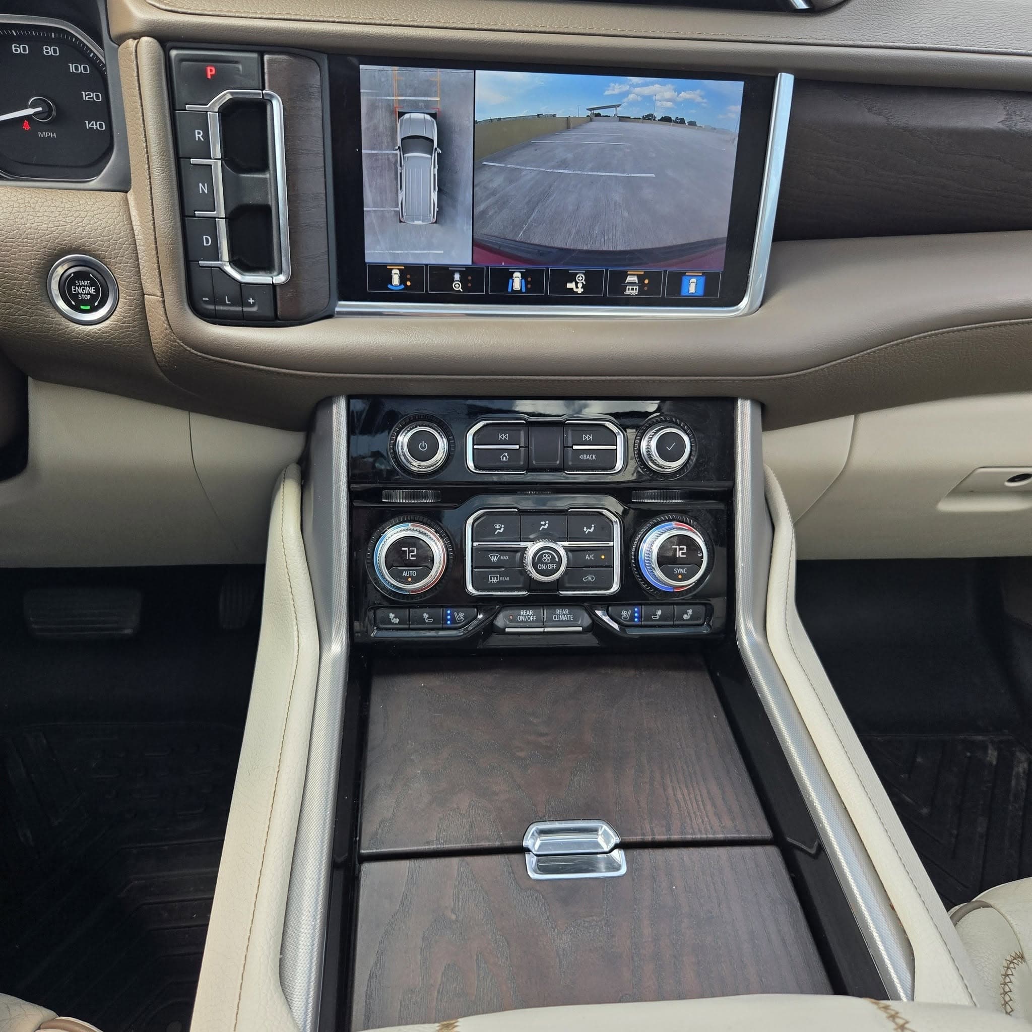 2021 GMC Yukon Denali XL — photo 19 of 22