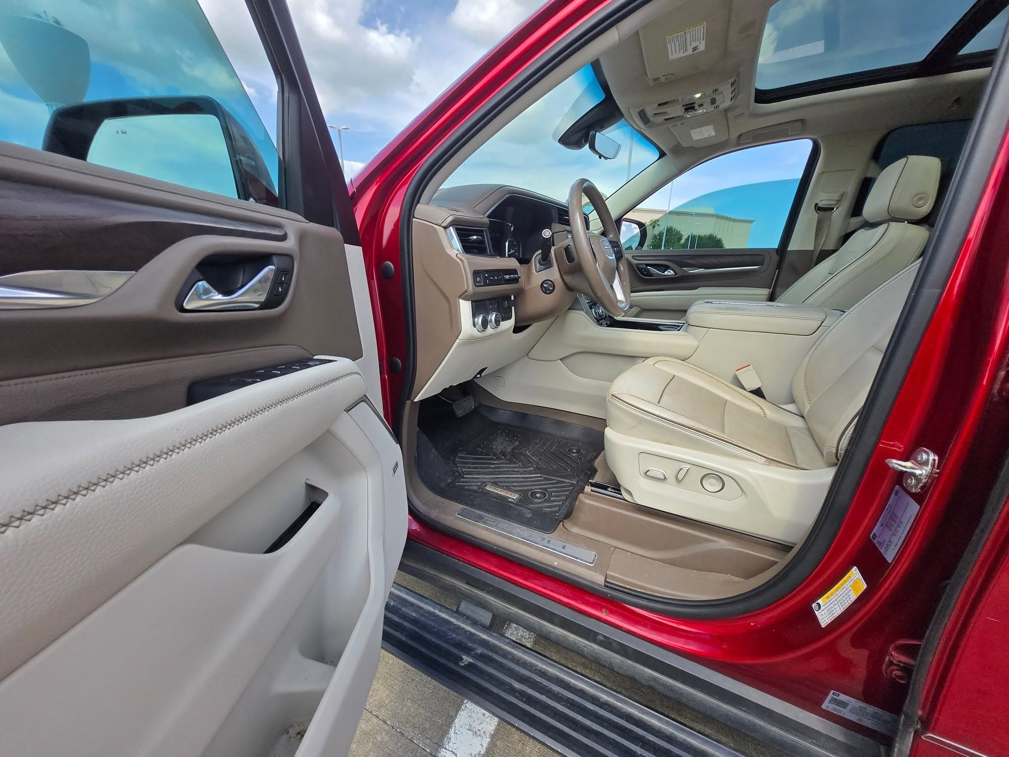 2021 GMC Yukon Denali XL — photo 21 of 22