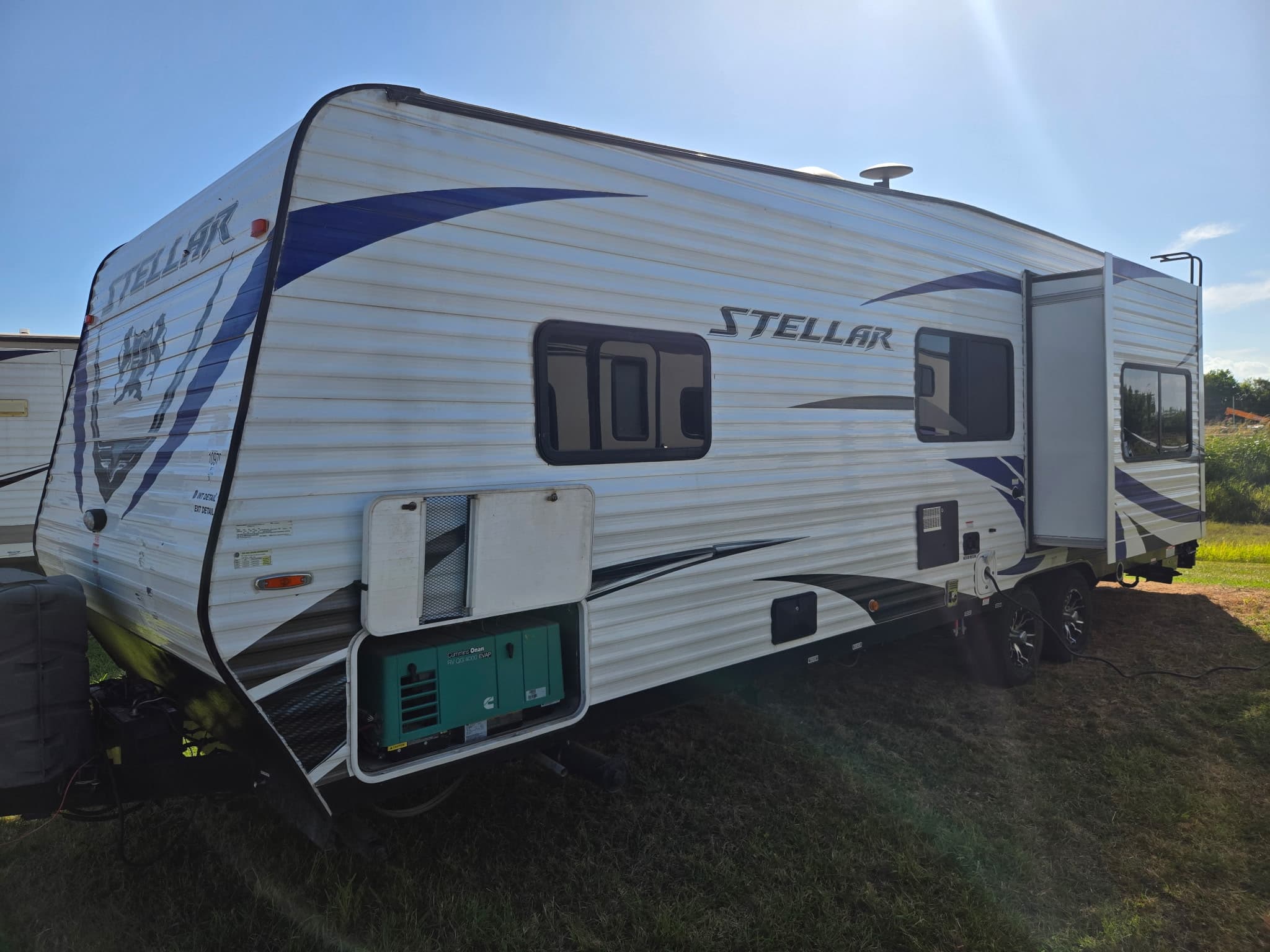 2016 Eclipse Stellar 27FS hero
