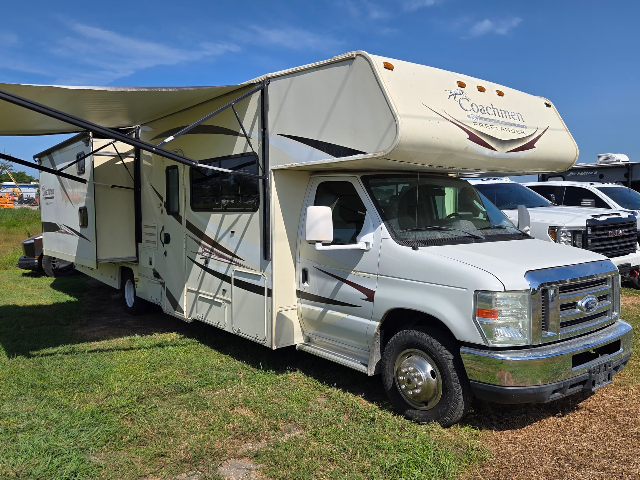 2015 Coachmen Freelander 32BH hero