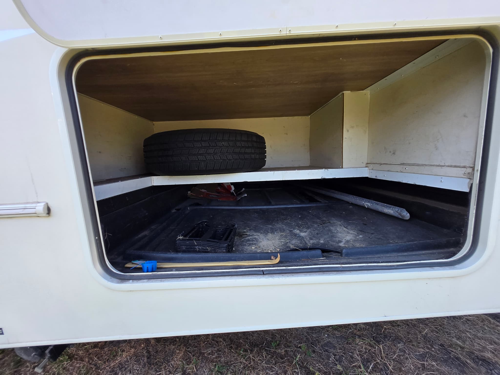 2015 Coachmen Freelander 32BH — photo 6 of 17