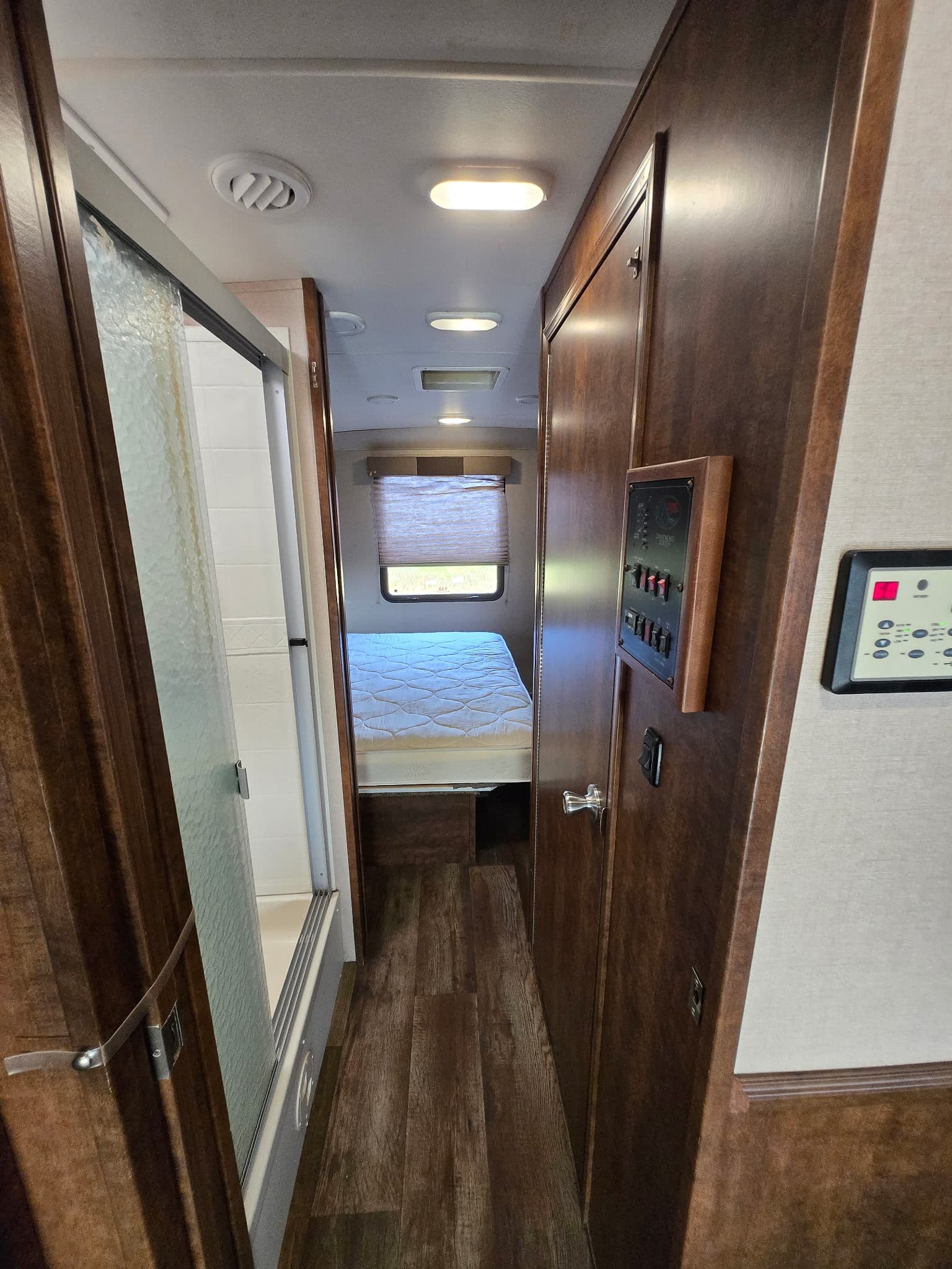 2015 Forest River FR3 30DS — photo 23 of 31