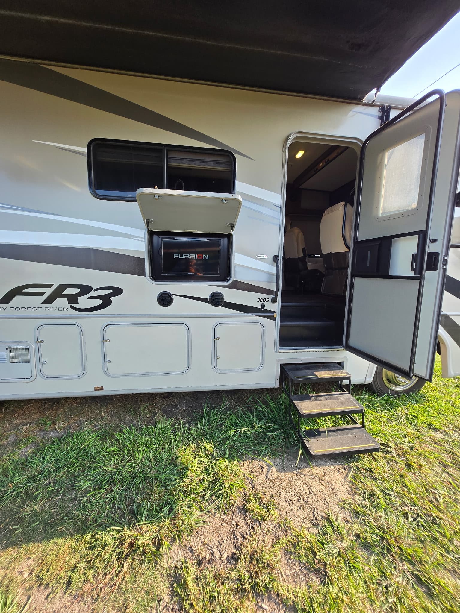 2015 Forest River FR3 30DS — photo 6 of 31