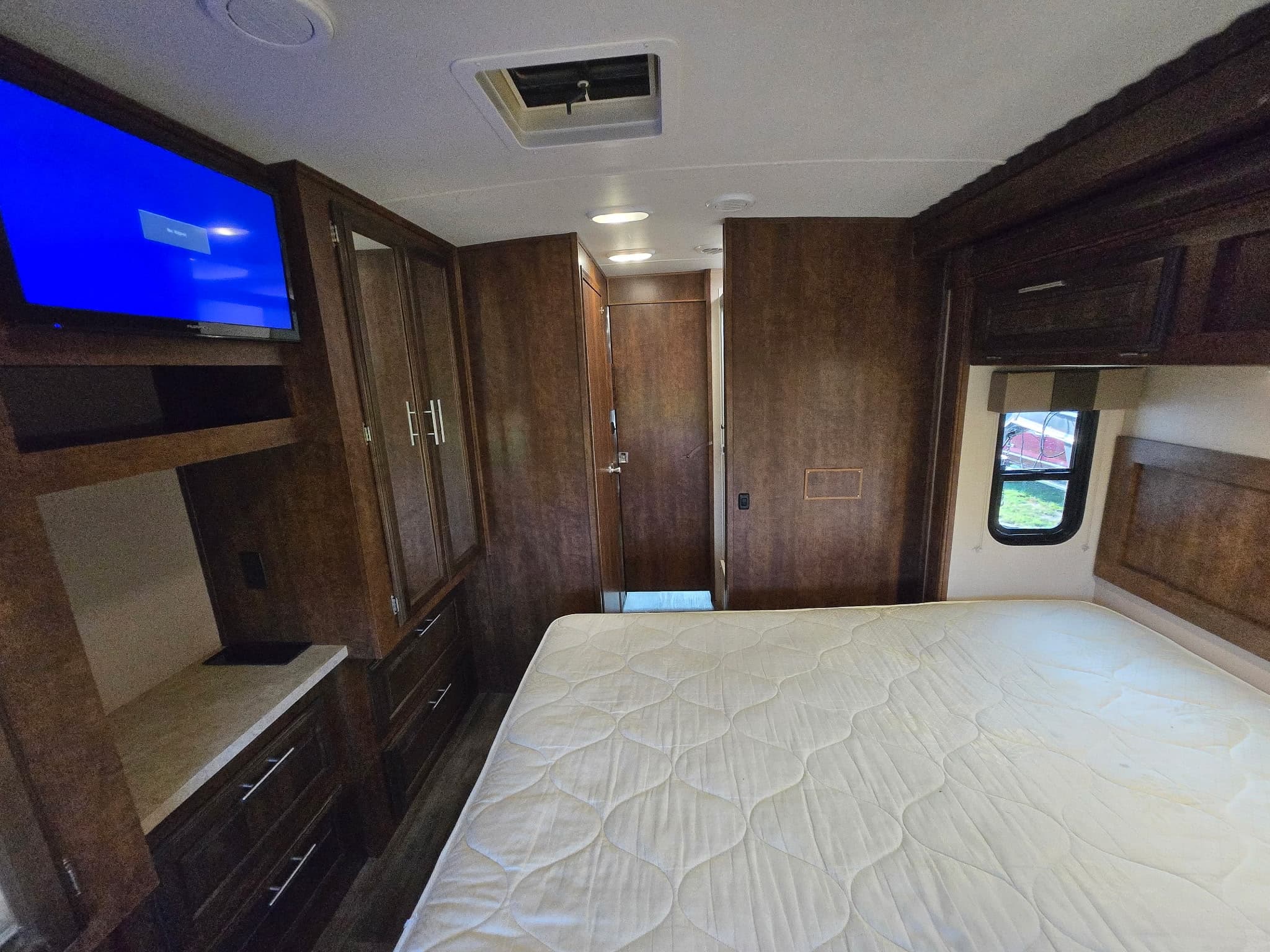 2015 Forest River FR3 30DS — photo 26 of 31