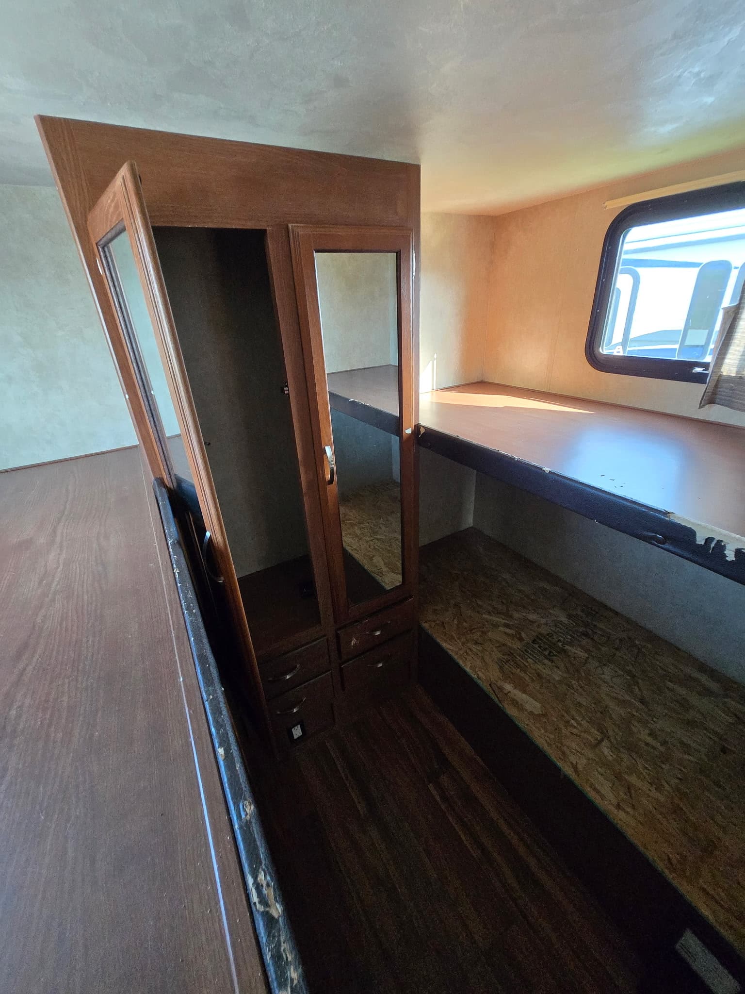 2016 Forest River Wildwood XL-22 — photo 13 of 18