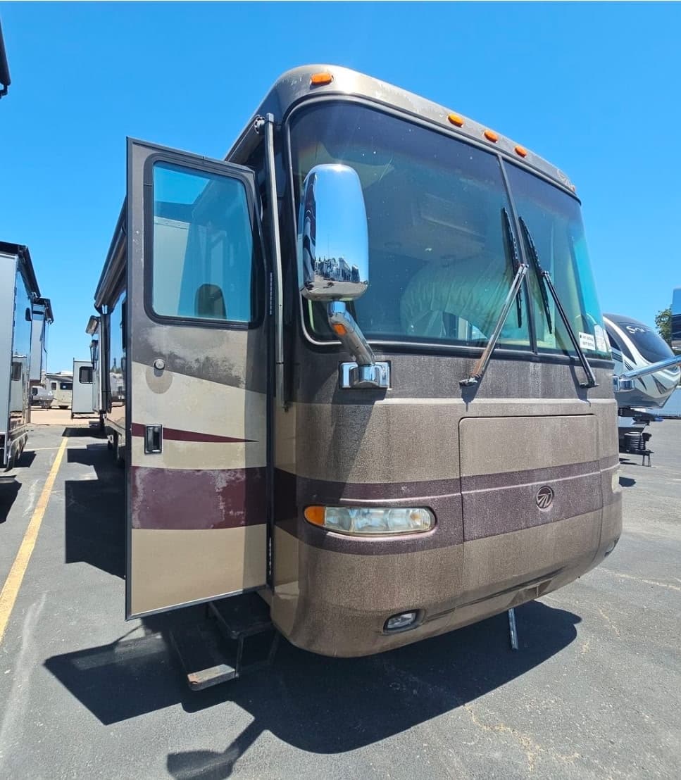 2005 Monaco Diplomat 40PRQ gallery 2