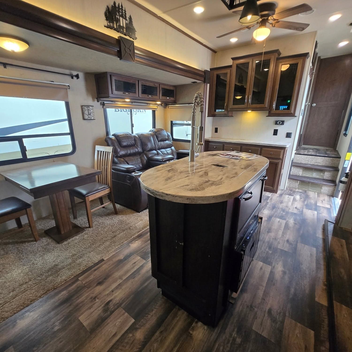 2018 Sandpiper 383RBLOK — photo 7 of 17